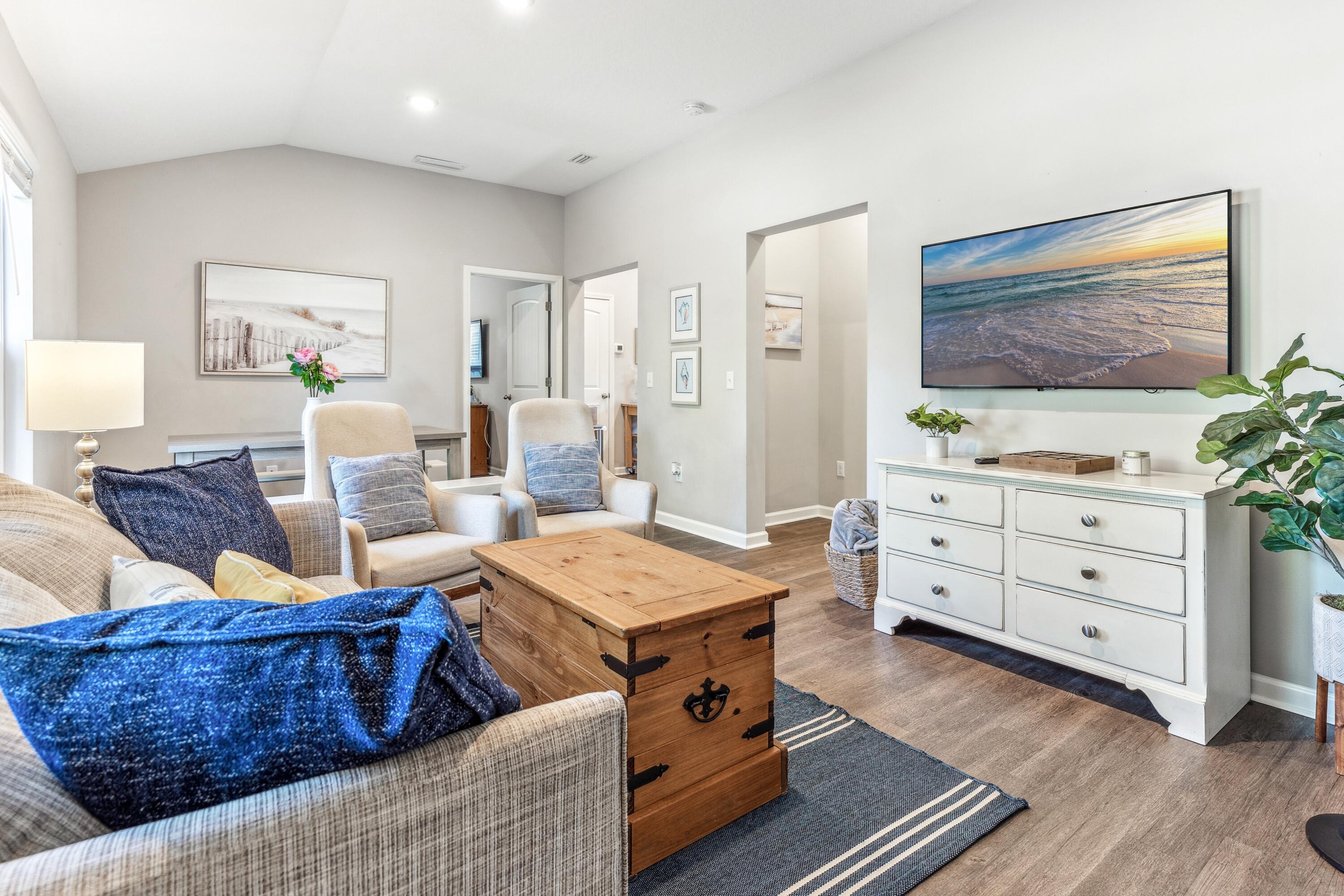 LAGUNA BEACH - Residential