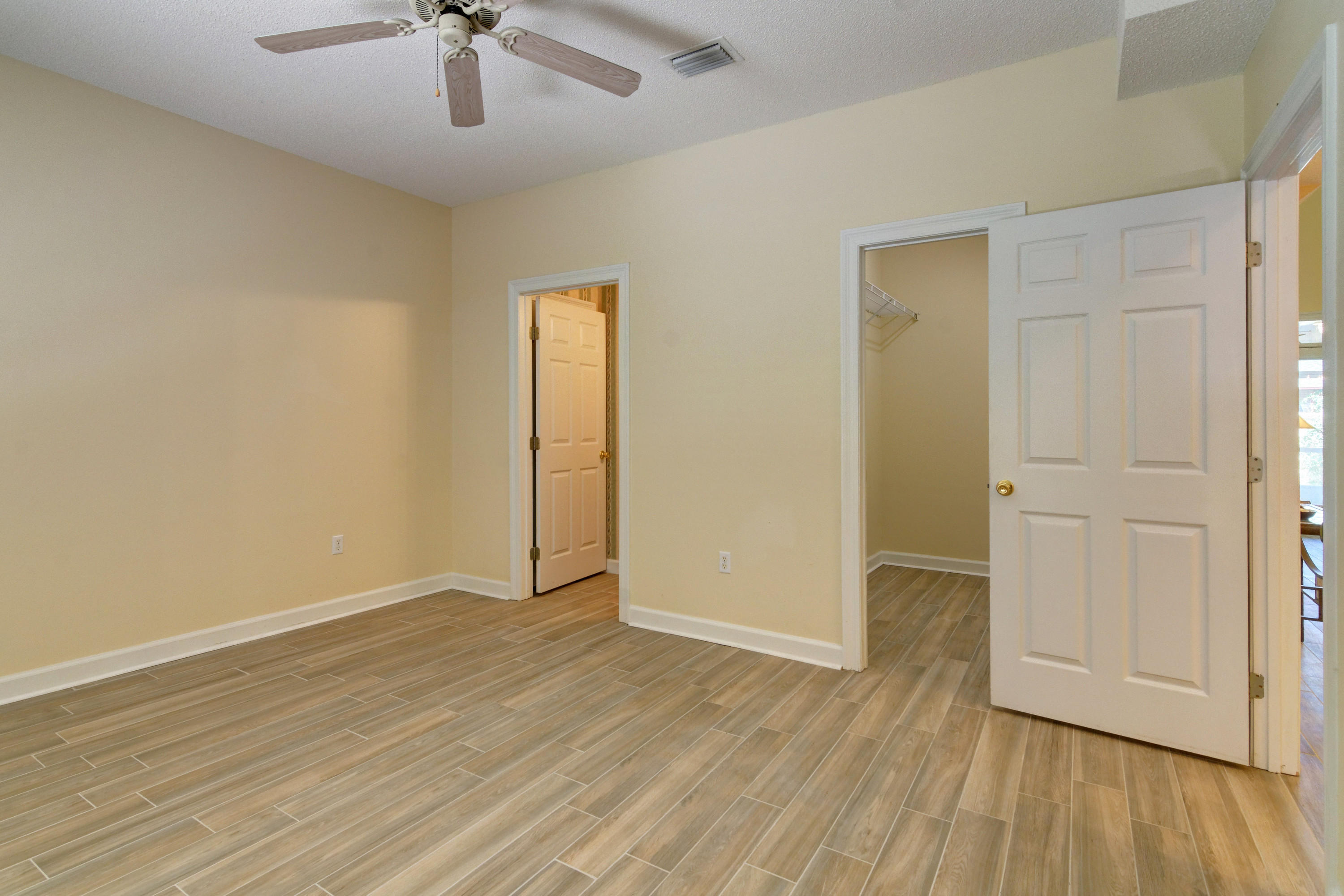 ESCADA - Residential