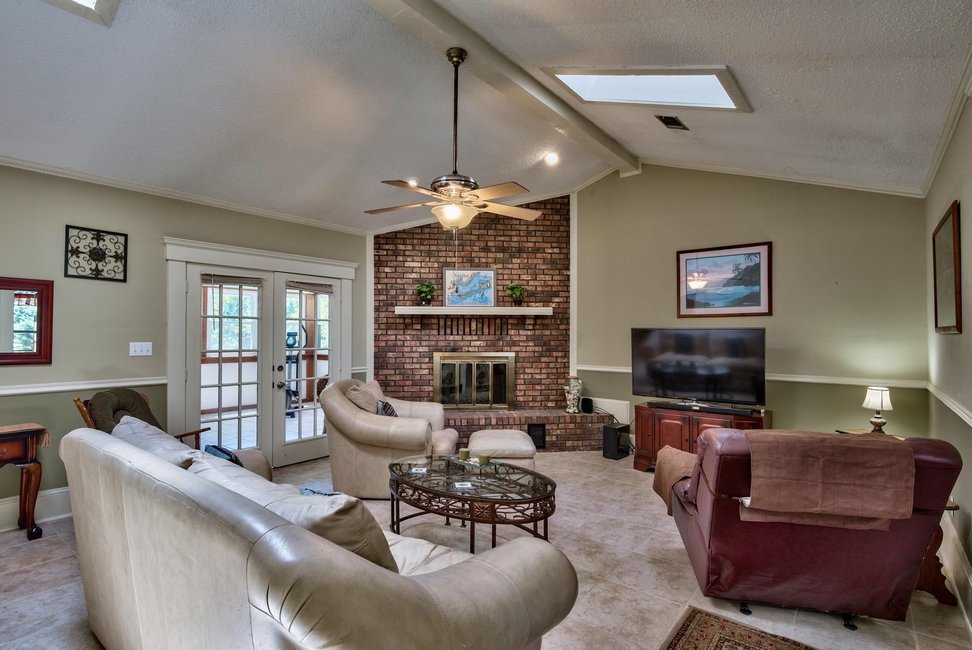 EDGEWATER VILLAGE - Residential