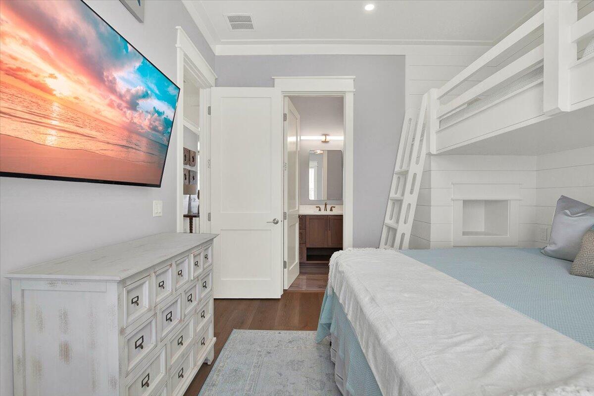 LULLWATER BEACH - Residential