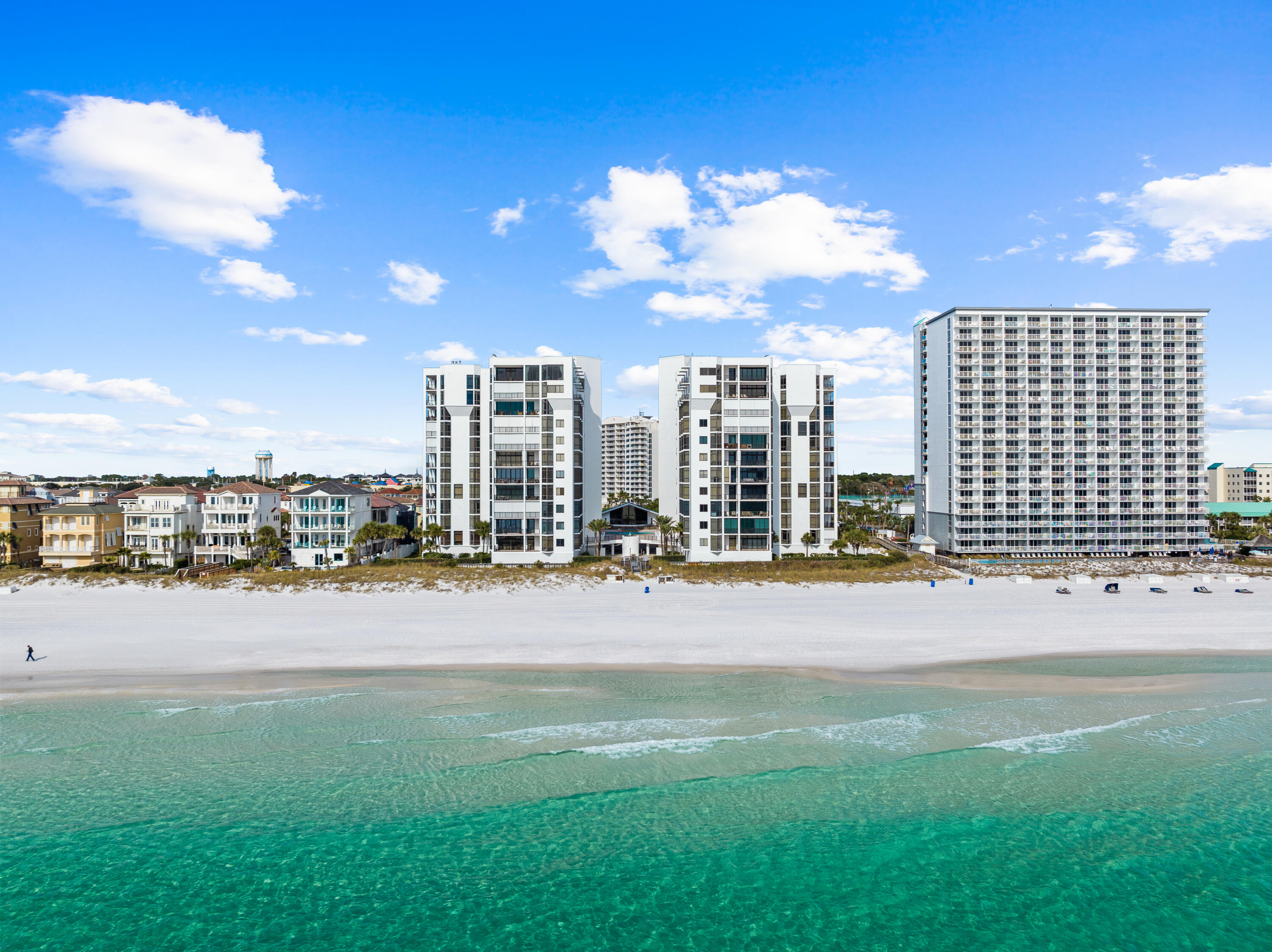 REGENCY TOWERS - Residential