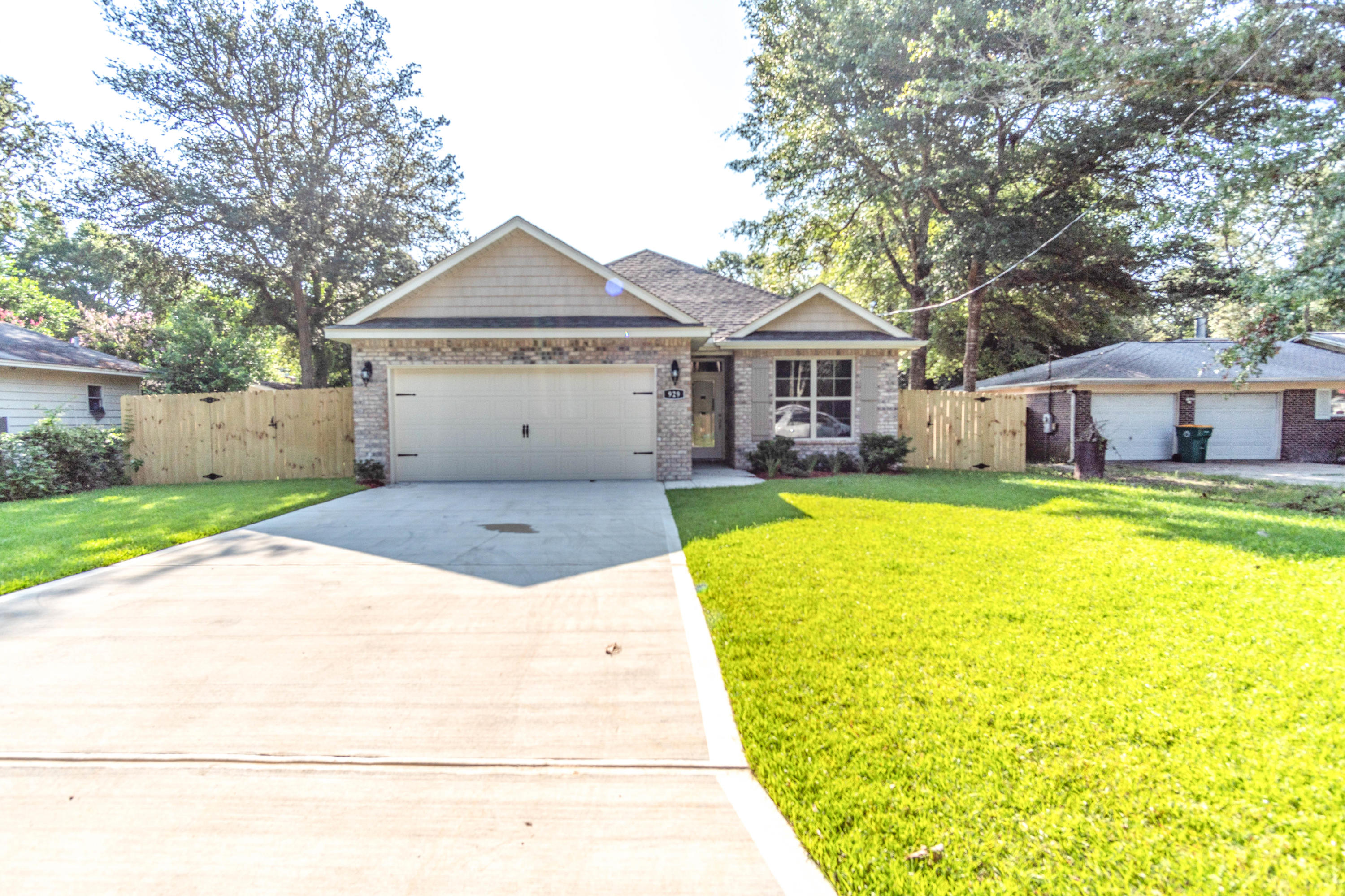 EAST WRIGHT - Residential