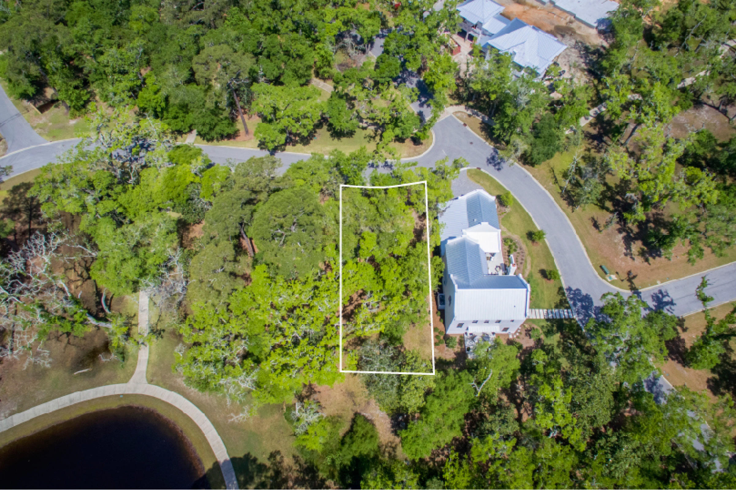 CHURCHILL OAKS - Land