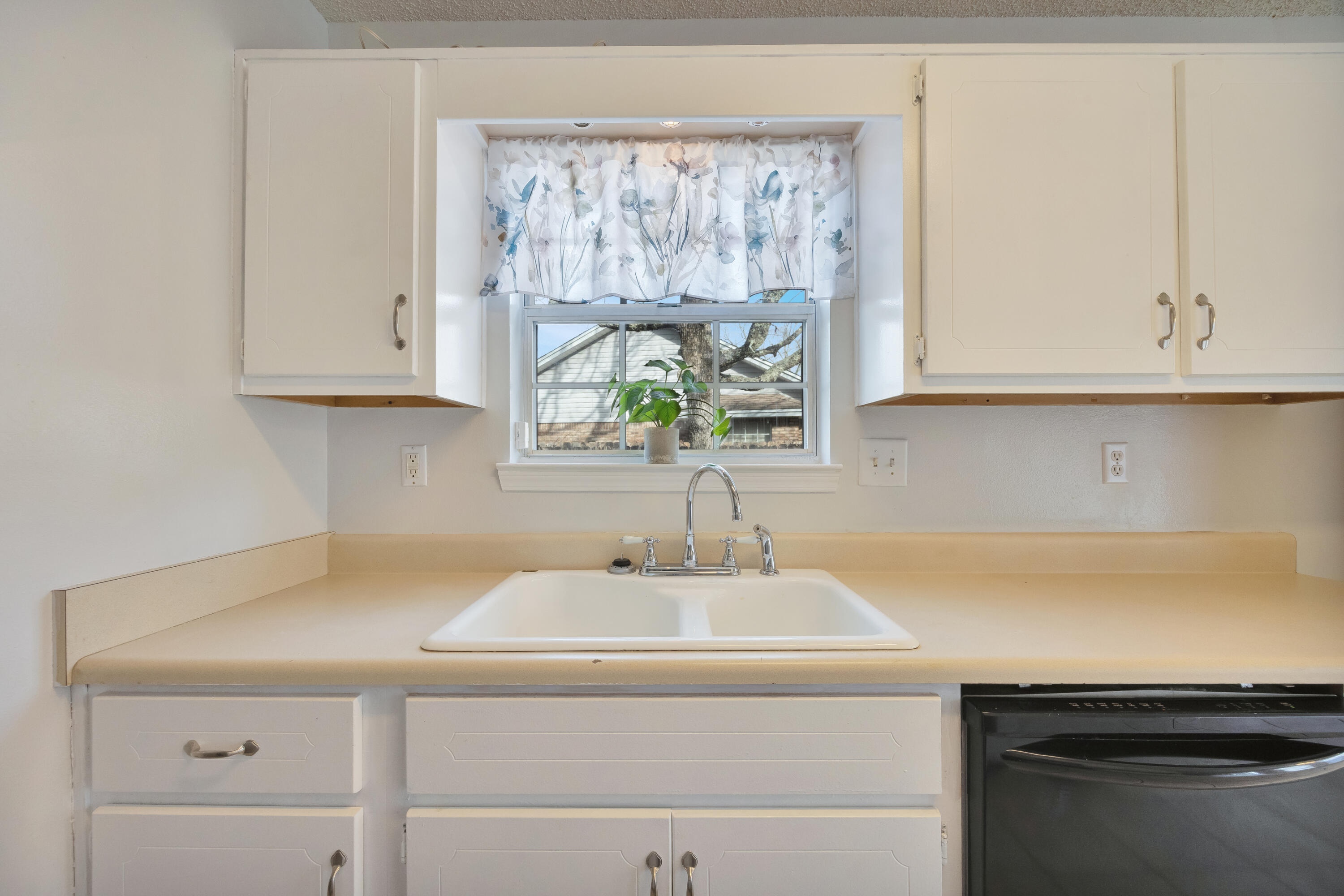 CORONADO VILLAGE PH 1 - Residential