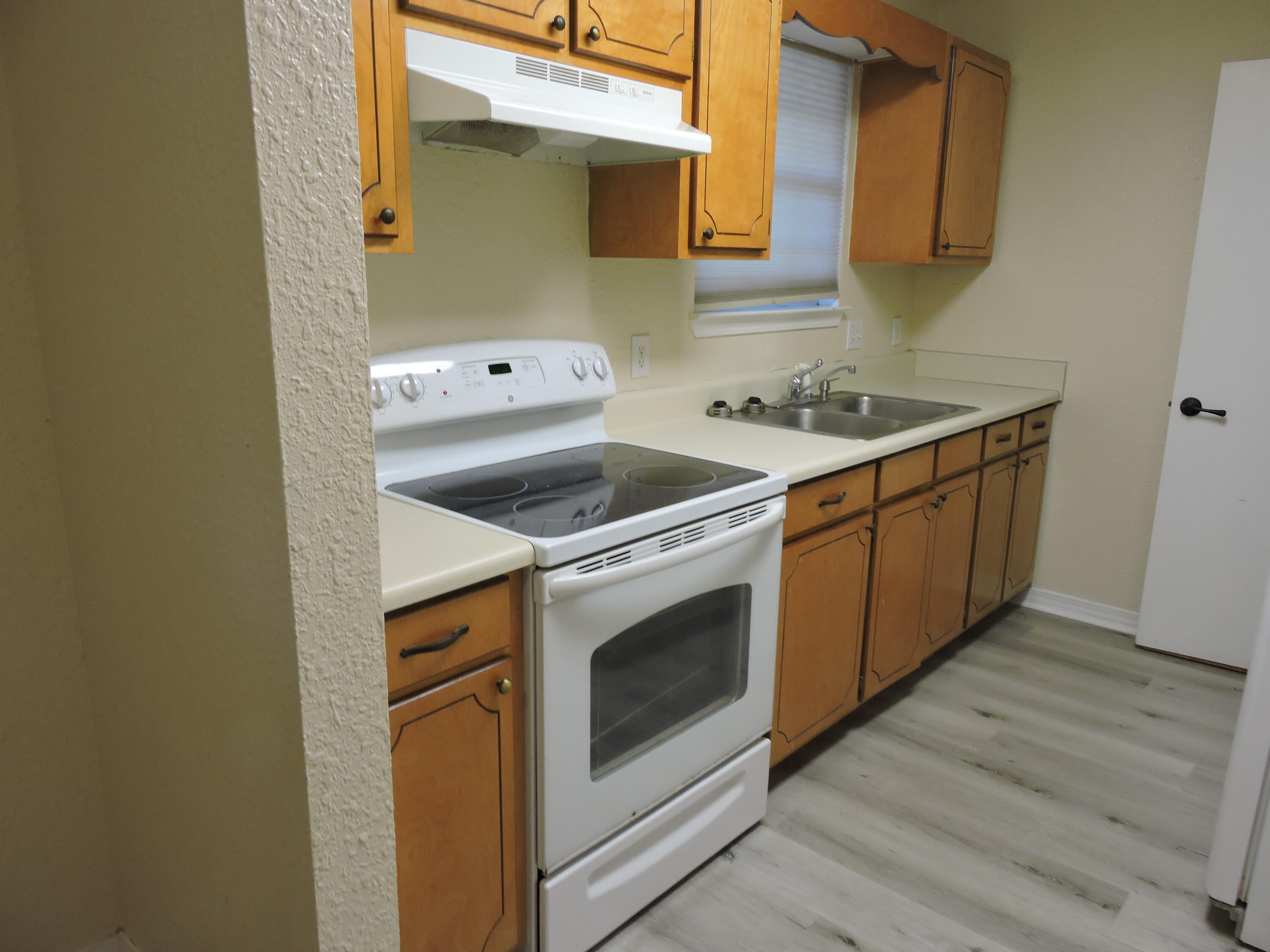 MORRIS ADDN TO CRESTVIEW - Residential Lease