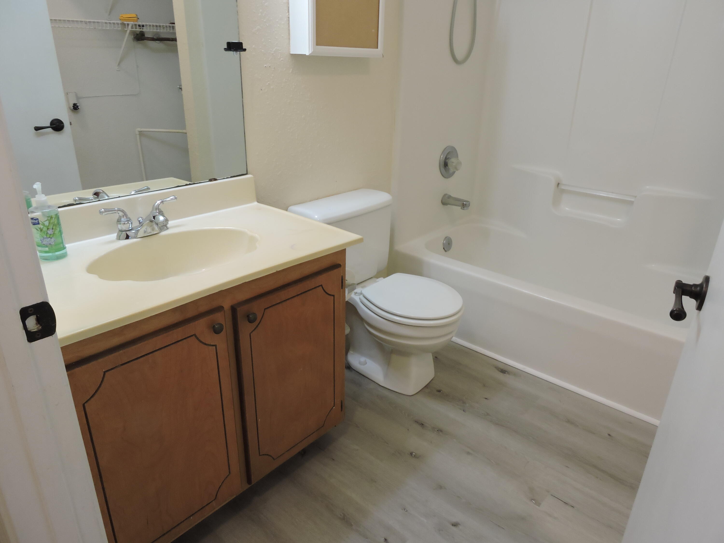 MORRIS ADDN TO CRESTVIEW - Residential Lease