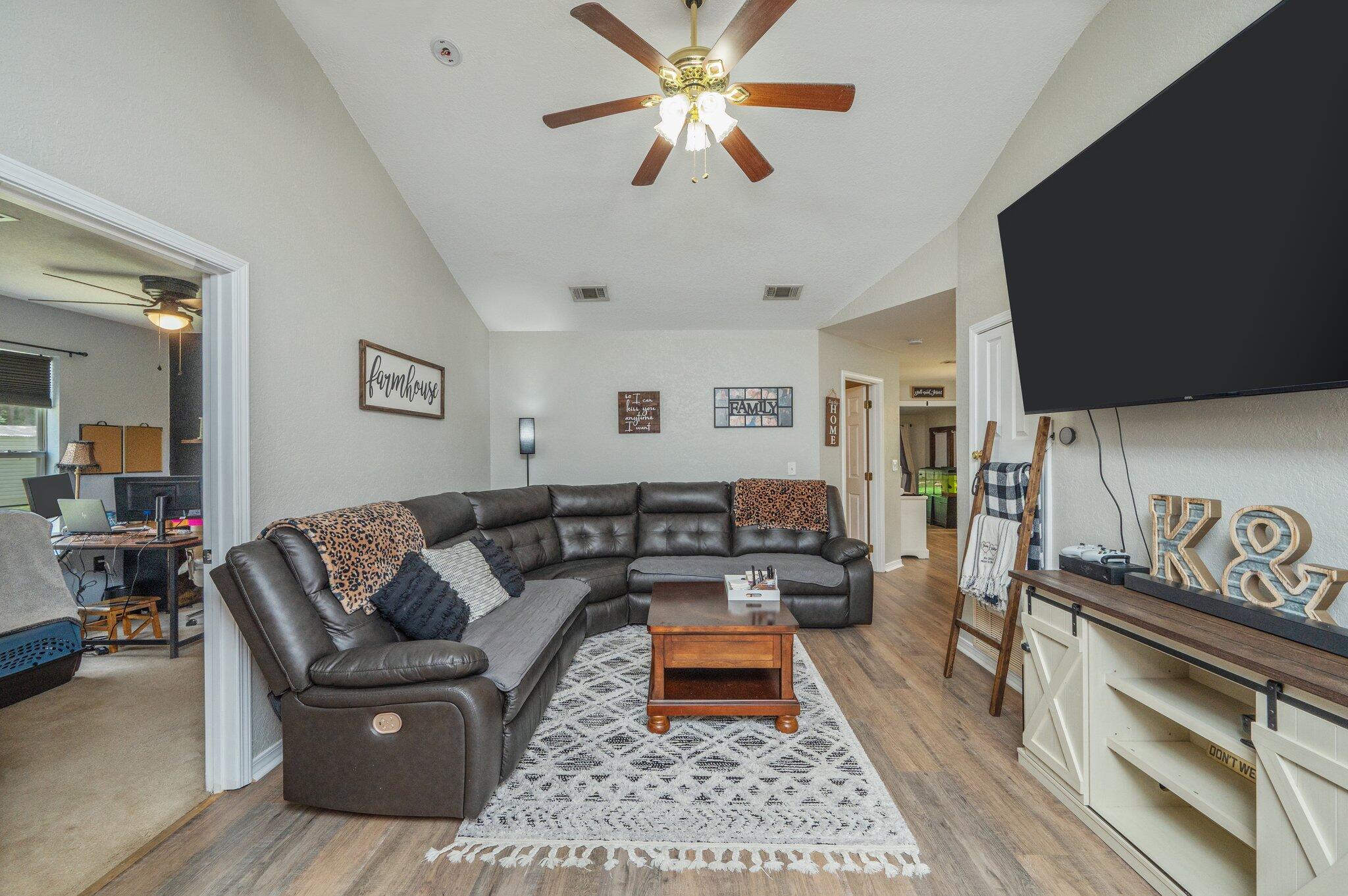 MORRIS ADDN TO CRESTVIEW - Residential