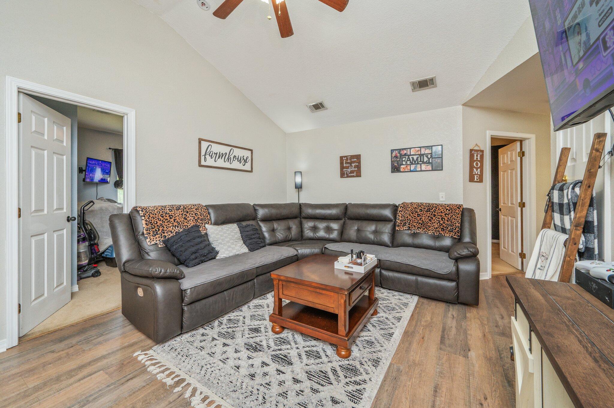 MORRIS ADDN TO CRESTVIEW - Residential