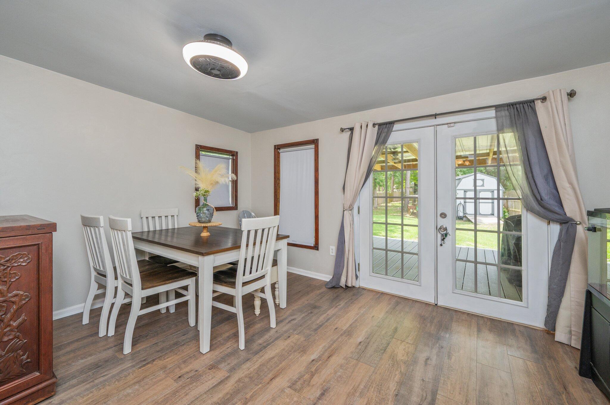 MORRIS ADDN TO CRESTVIEW - Residential
