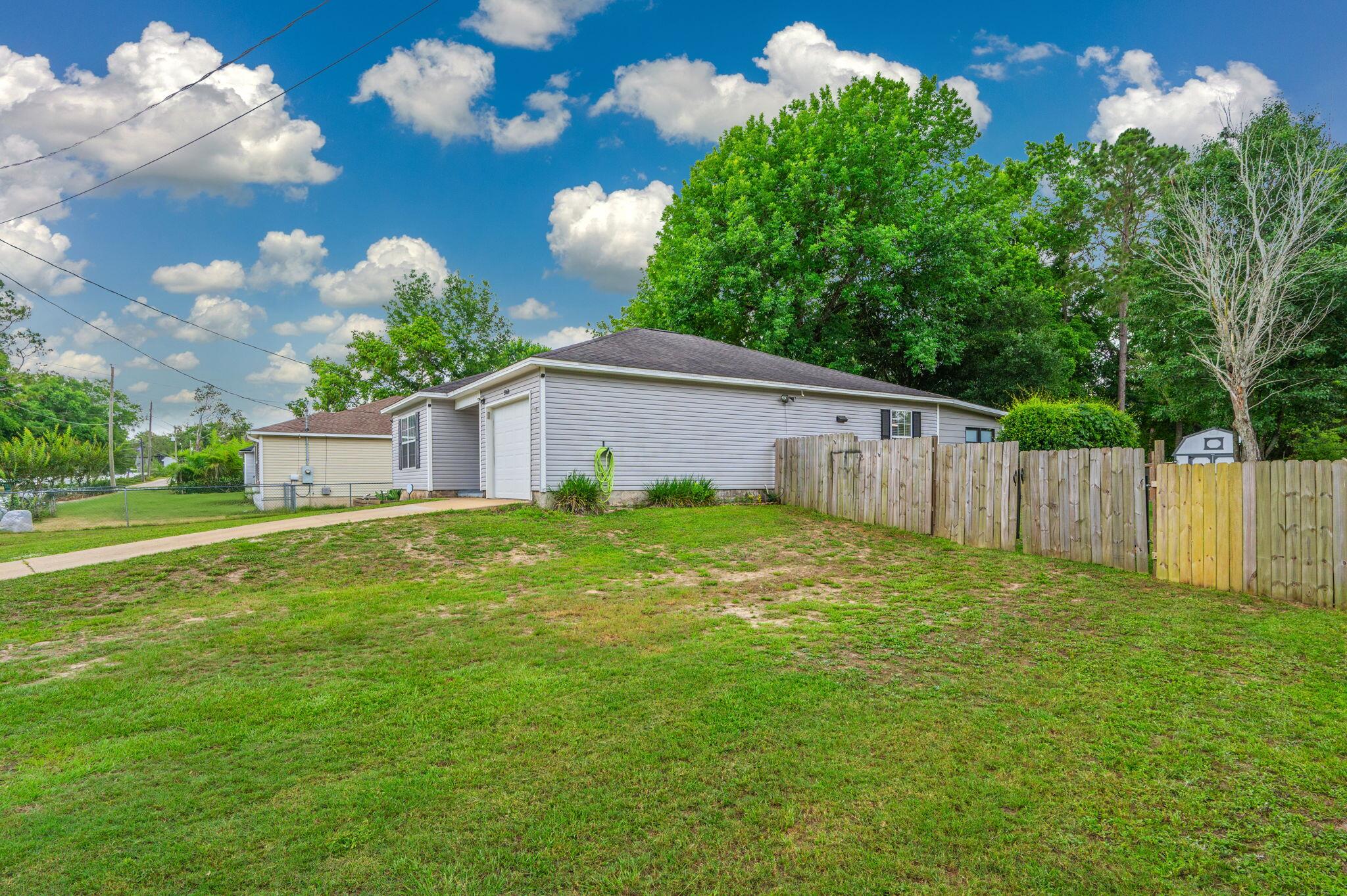MORRIS ADDN TO CRESTVIEW - Residential