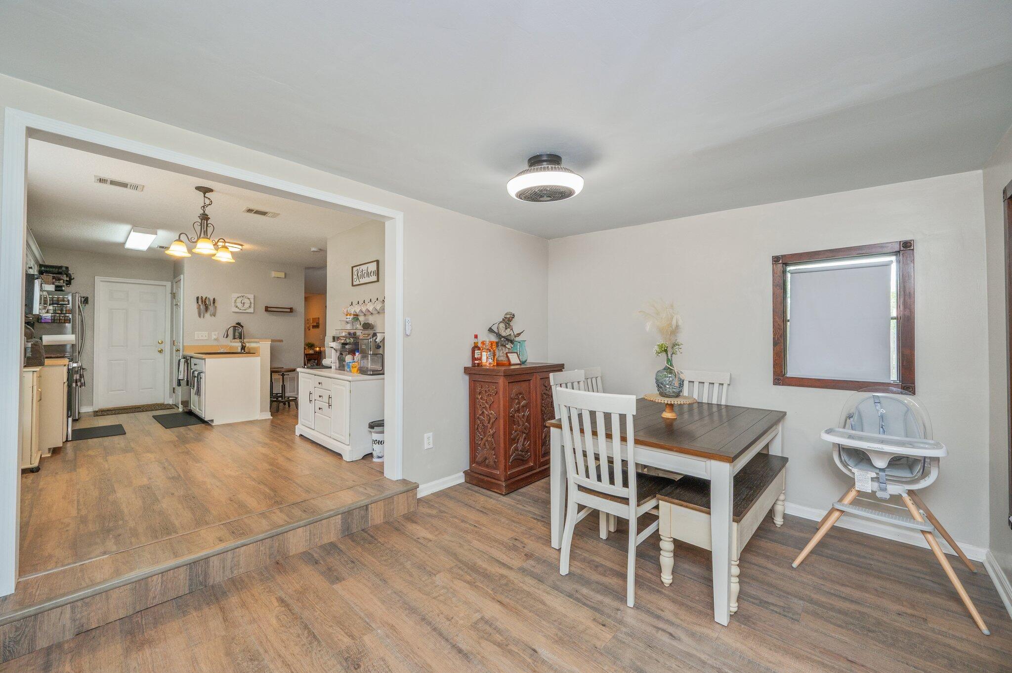 MORRIS ADDN TO CRESTVIEW - Residential
