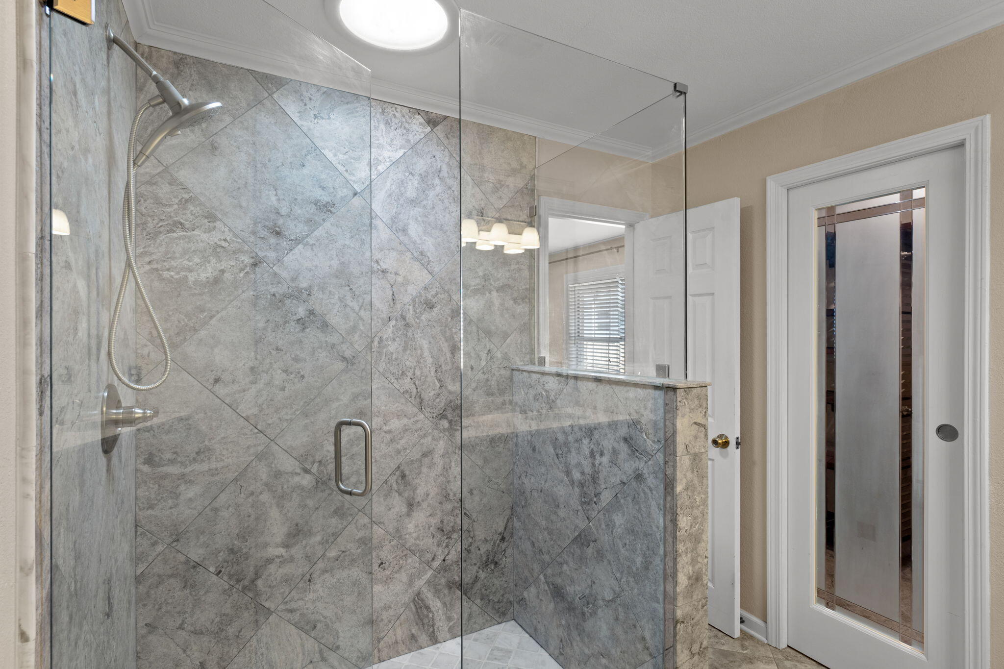 VALPARAISO PLAT 1 LOT 2 BLK 7 - Residential