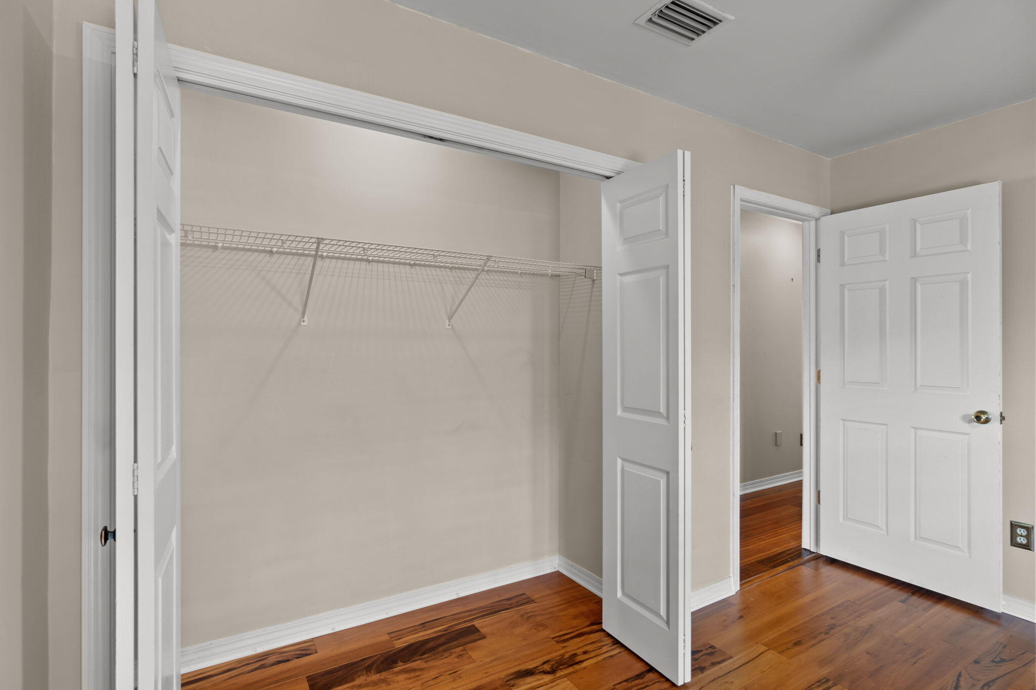 VALPARAISO PLAT 1 LOT 2 BLK 7 - Residential