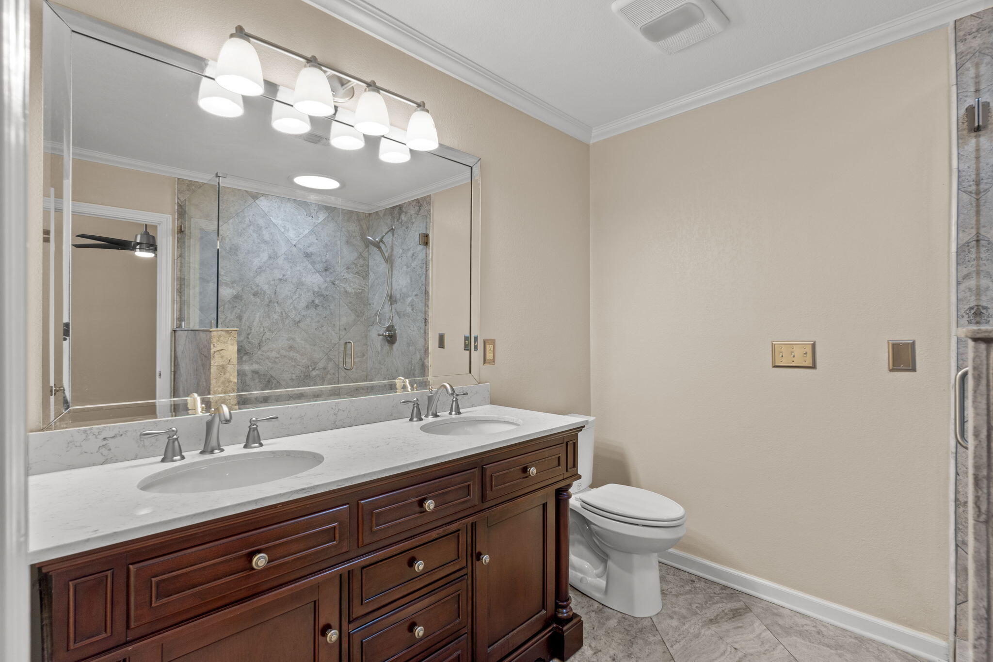 VALPARAISO PLAT 1 LOT 2 BLK 7 - Residential