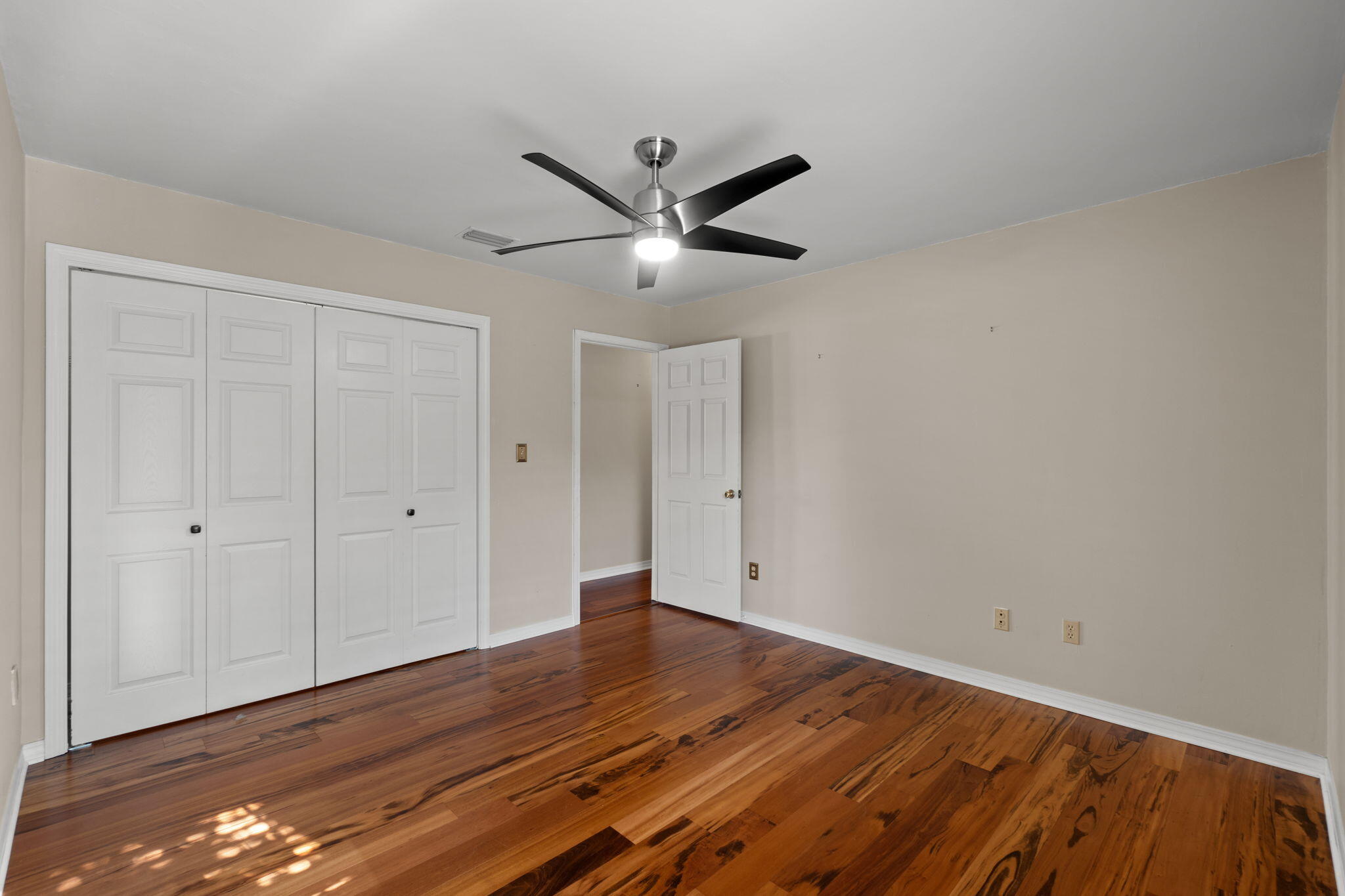 VALPARAISO PLAT 1 LOT 2 BLK 7 - Residential