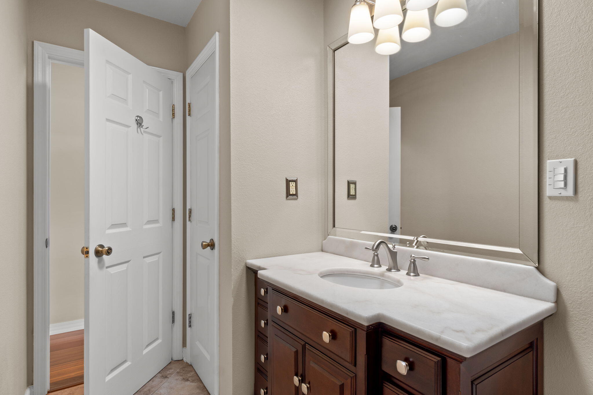 VALPARAISO PLAT 1 LOT 2 BLK 7 - Residential