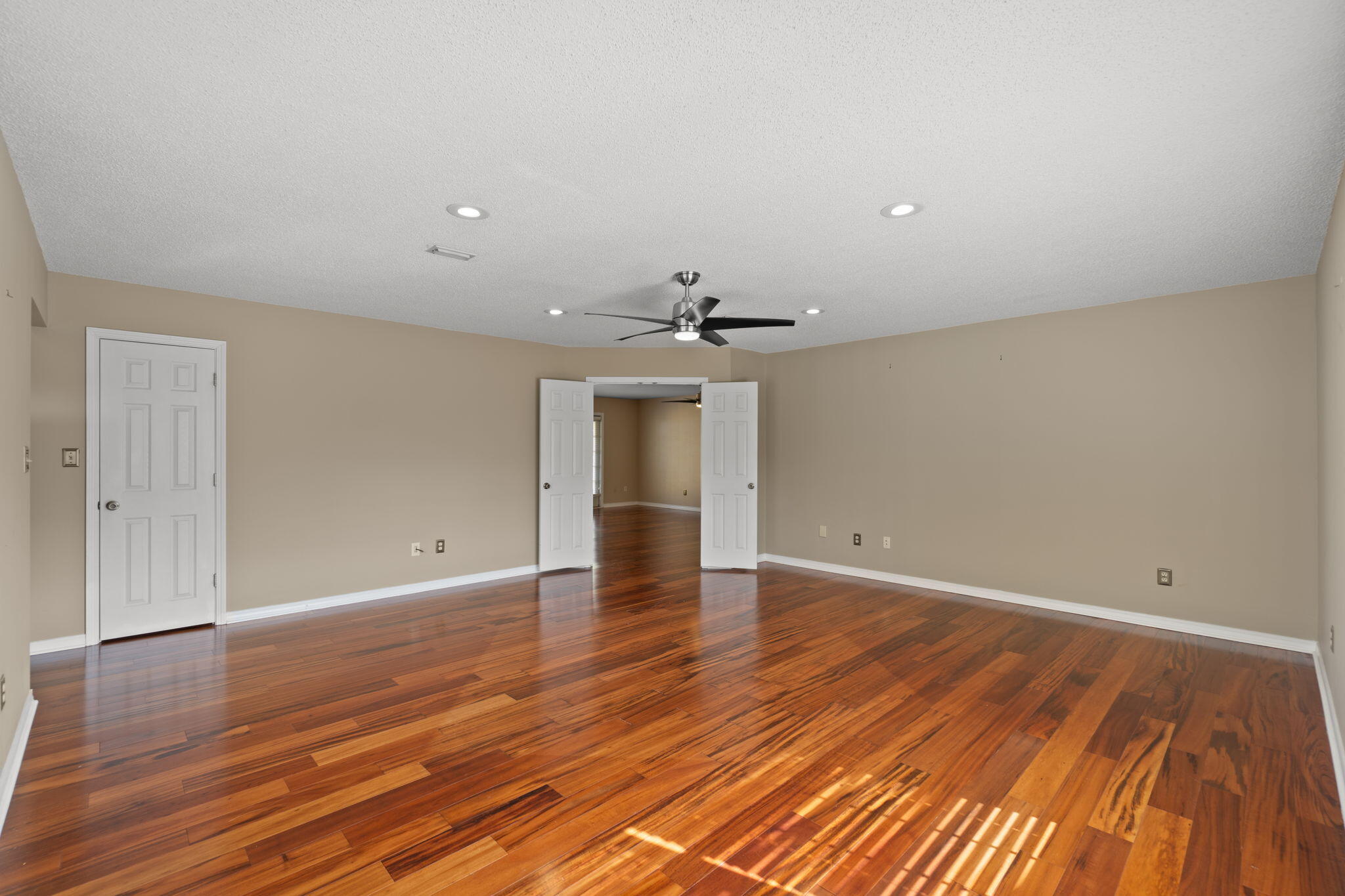 VALPARAISO PLAT 1 LOT 2 BLK 7 - Residential