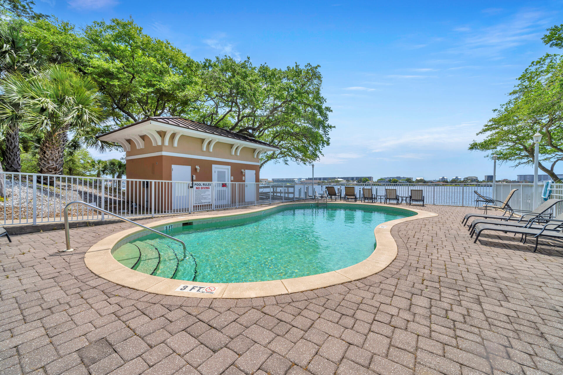 INDIANOLA ON THE WATER - Residential