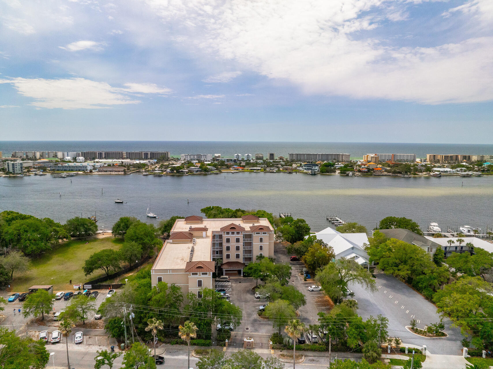 INDIANOLA ON THE WATER - Residential