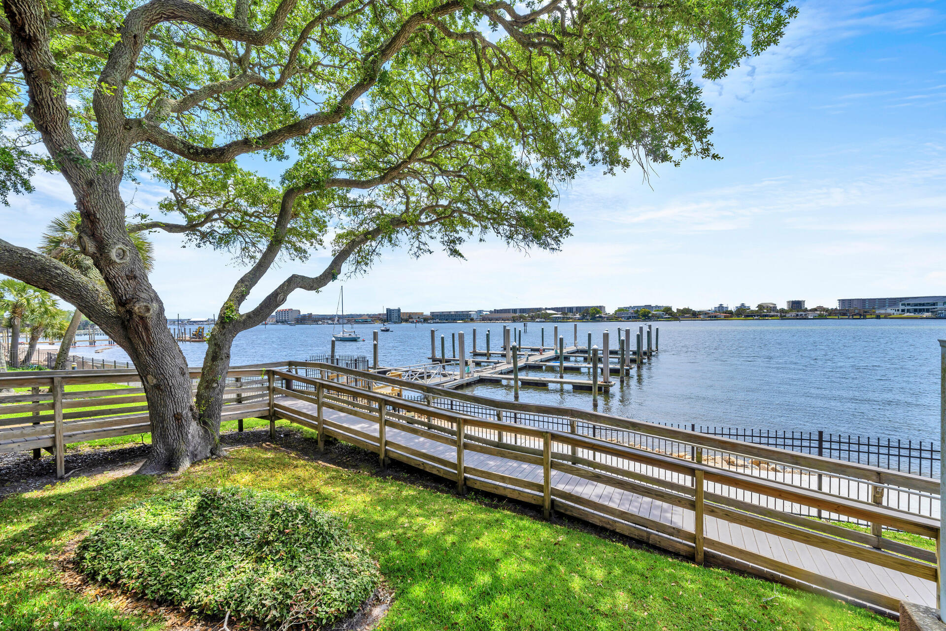 INDIANOLA ON THE WATER - Residential