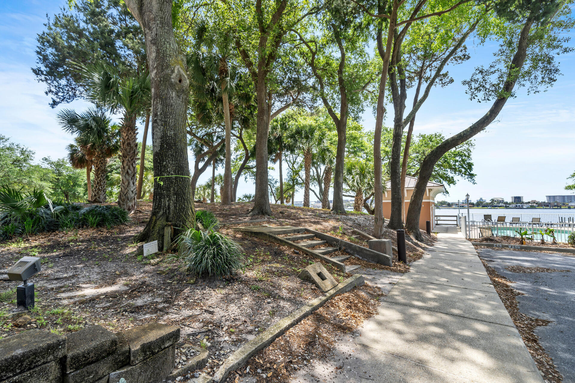 INDIANOLA ON THE WATER - Residential