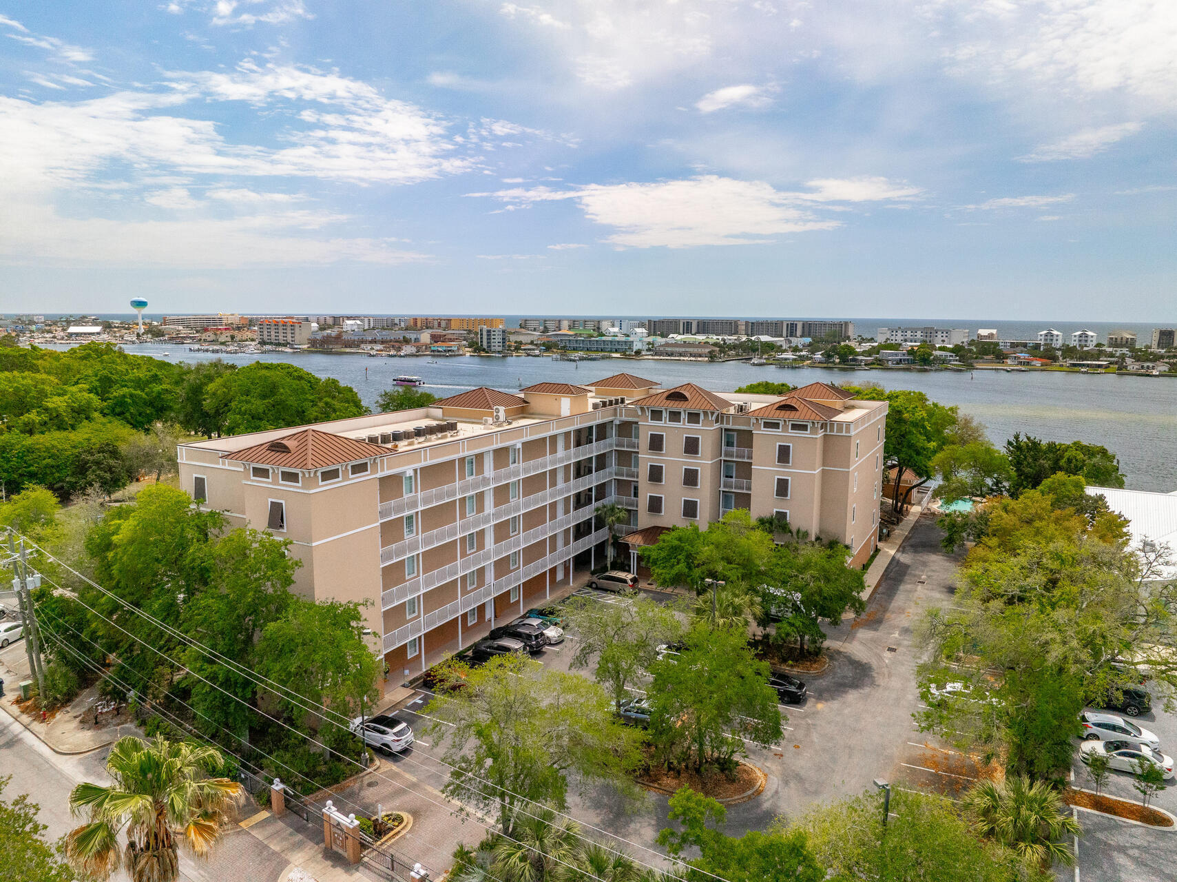 INDIANOLA ON THE WATER - Residential