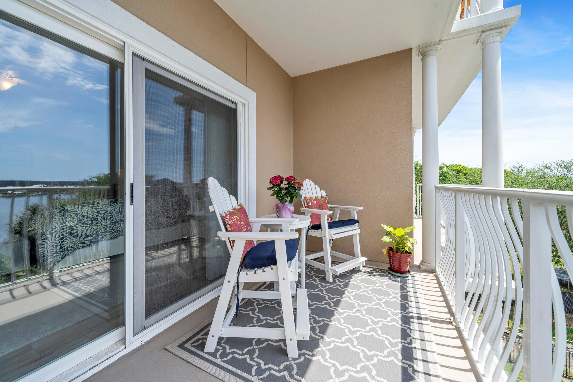 INDIANOLA ON THE WATER - Residential