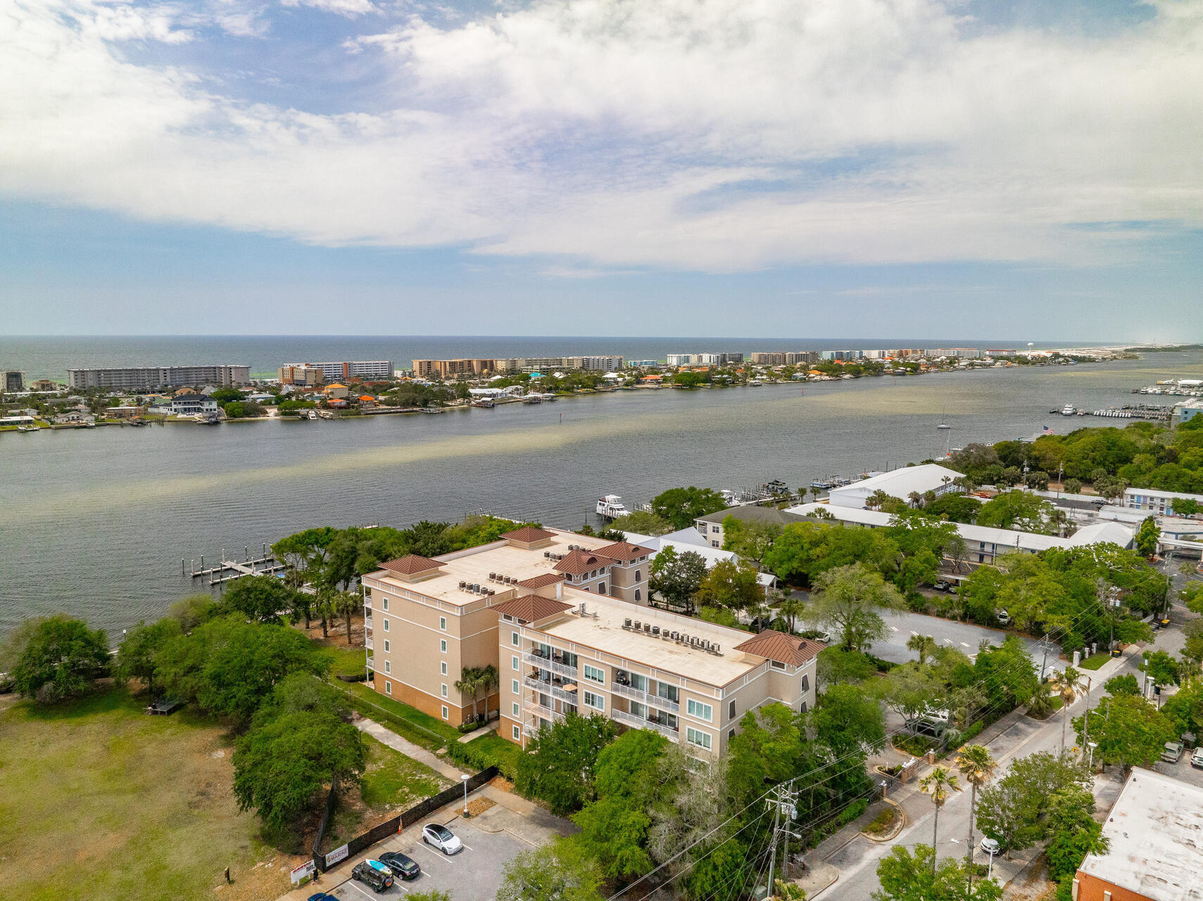 INDIANOLA ON THE WATER - Residential