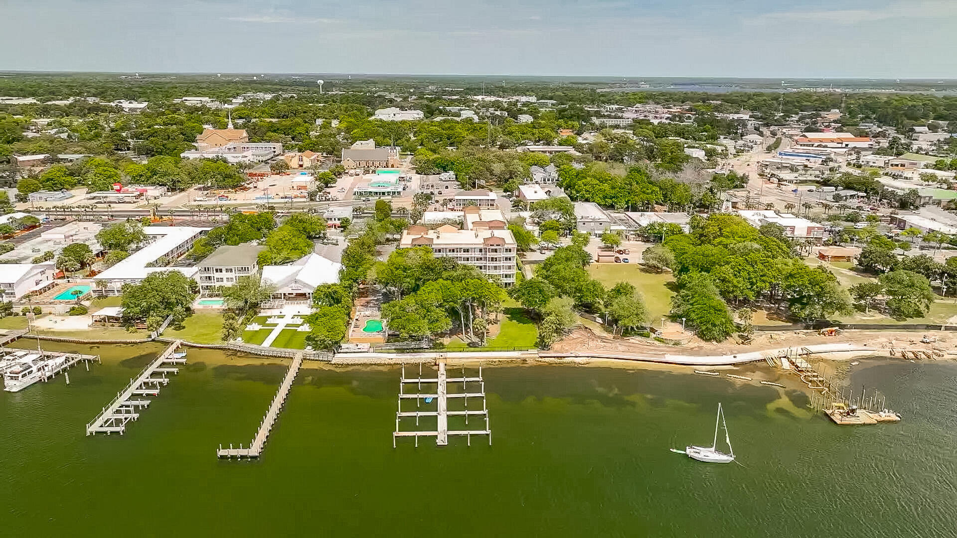 INDIANOLA ON THE WATER - Residential