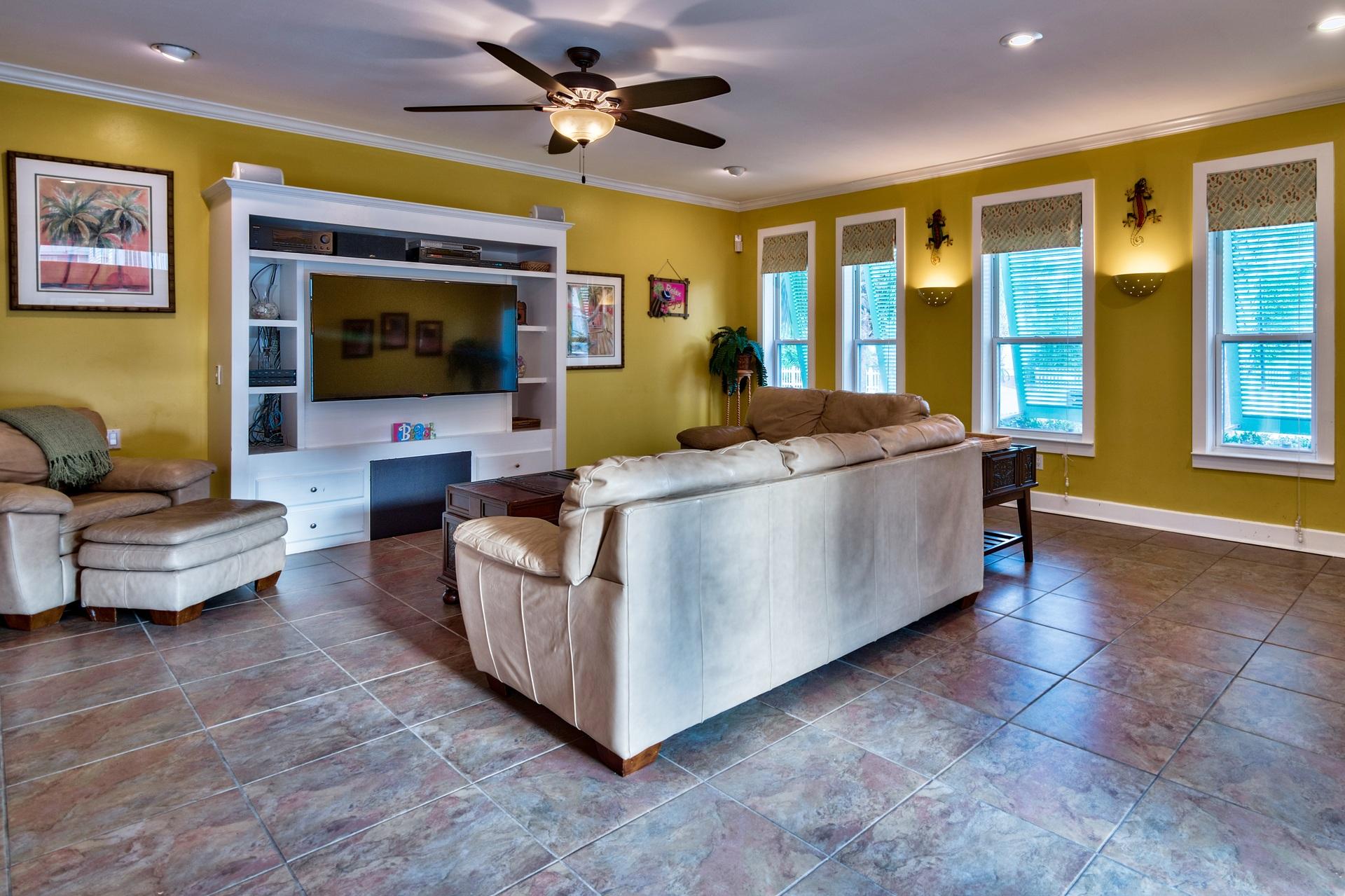 CRYSTAL SHORES - Residential