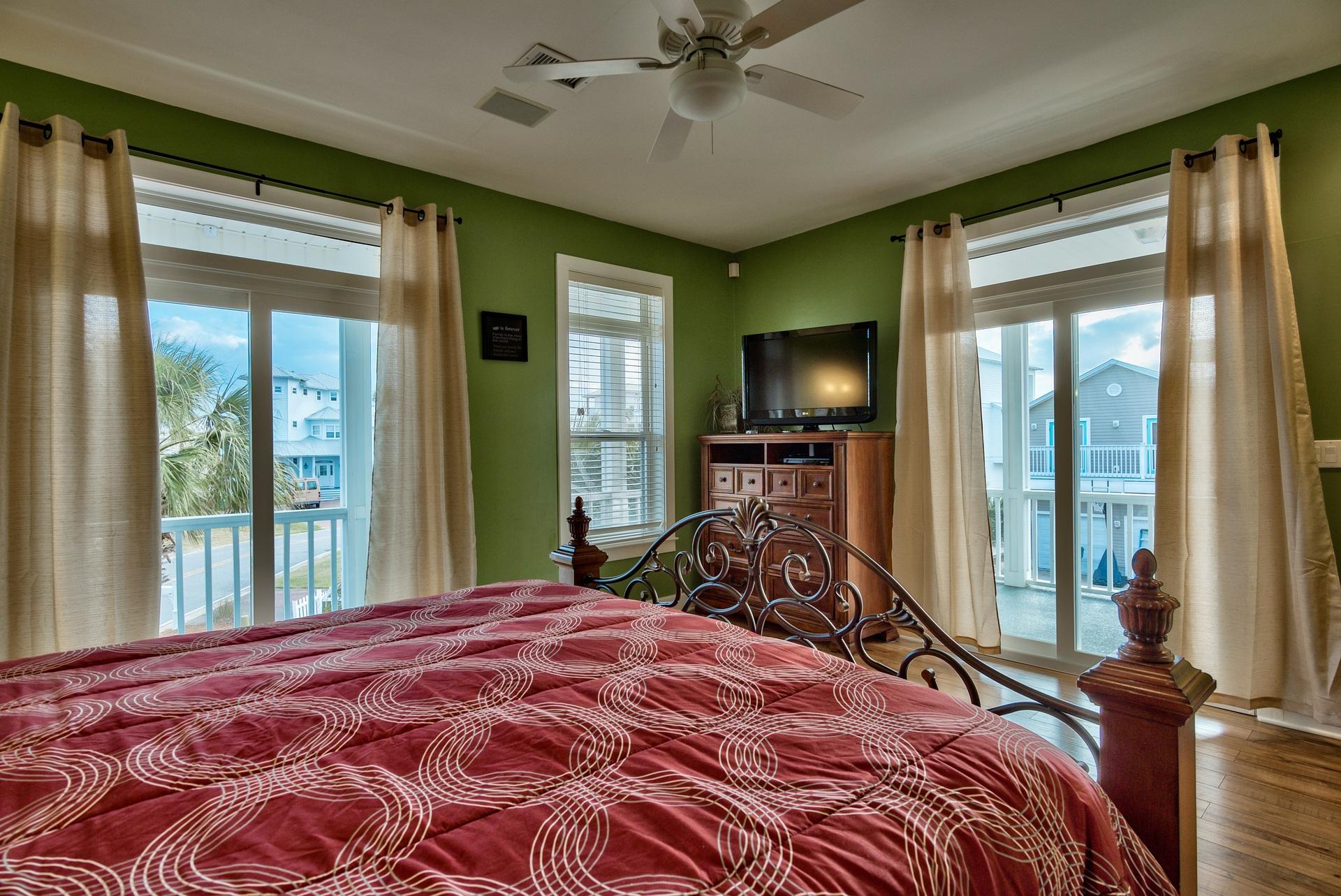 CRYSTAL SHORES - Residential