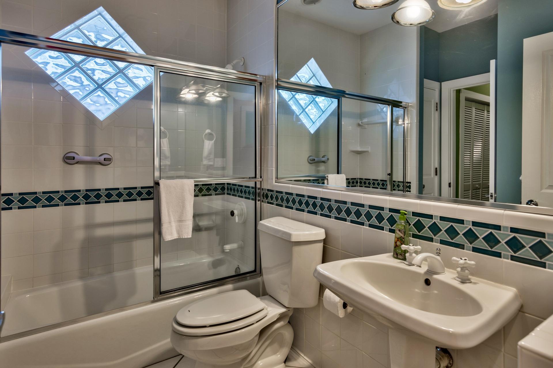 CRYSTAL SHORES - Residential