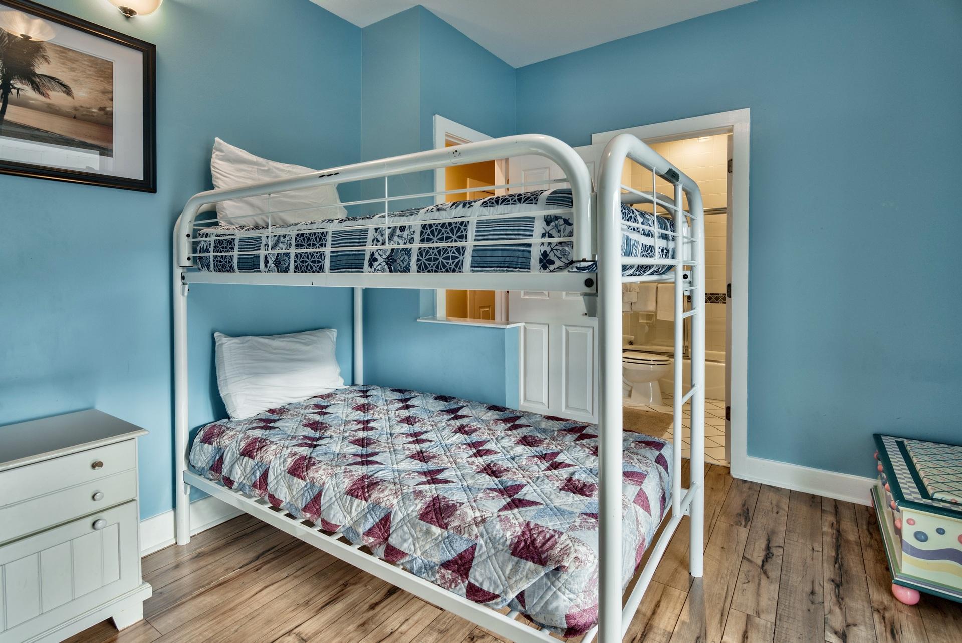 CRYSTAL SHORES - Residential