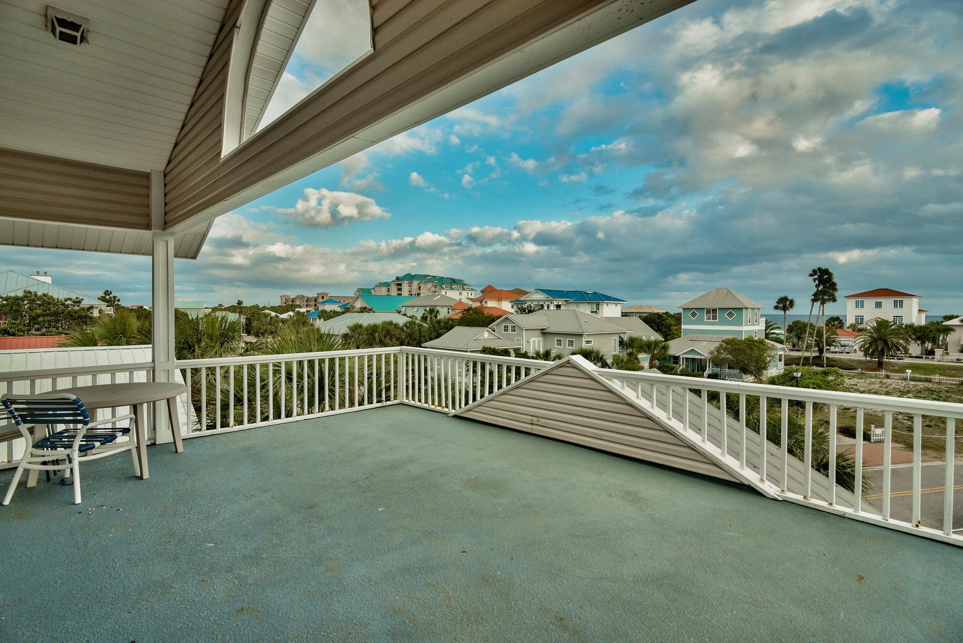 CRYSTAL SHORES - Residential