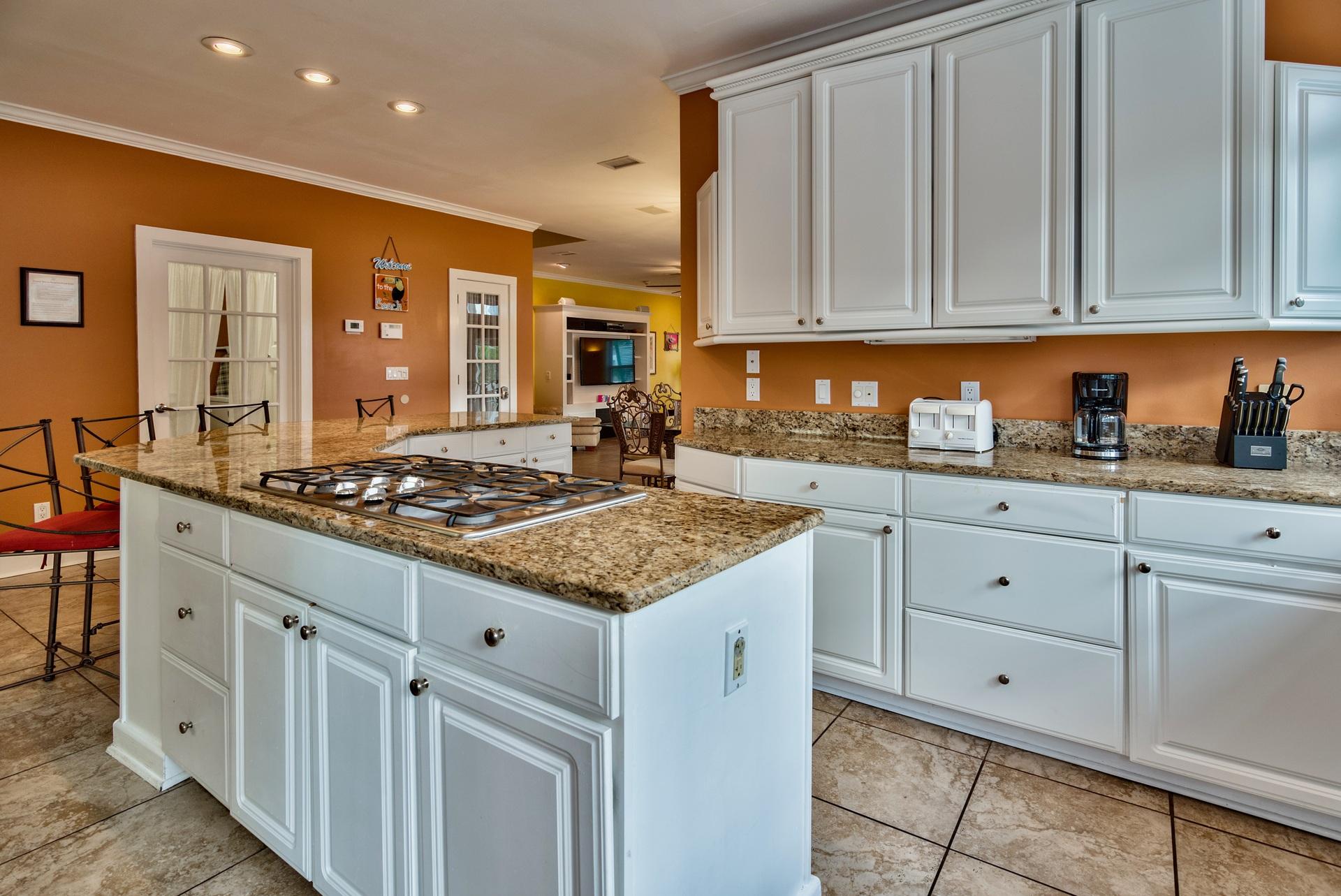 CRYSTAL SHORES - Residential