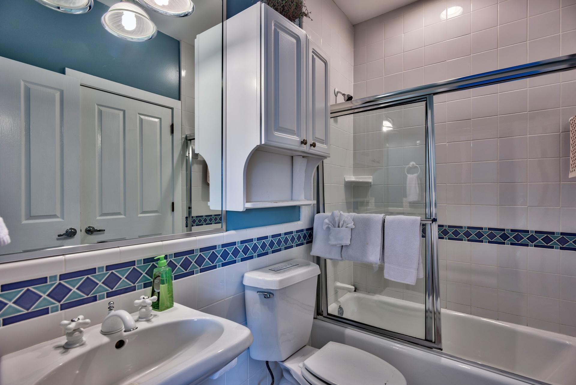 CRYSTAL SHORES - Residential