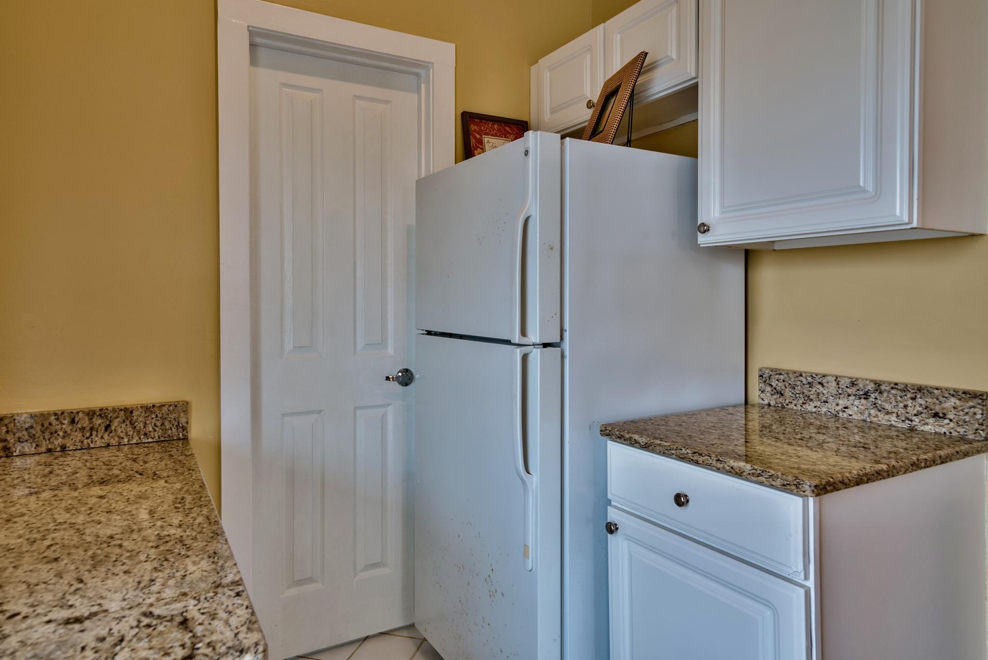 CRYSTAL SHORES - Residential