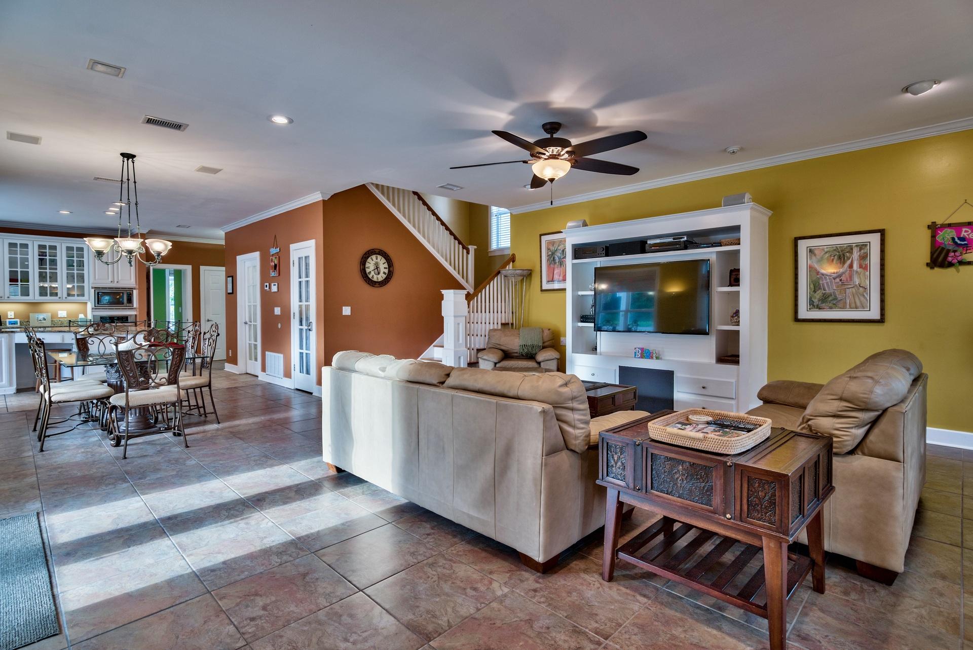 CRYSTAL SHORES - Residential