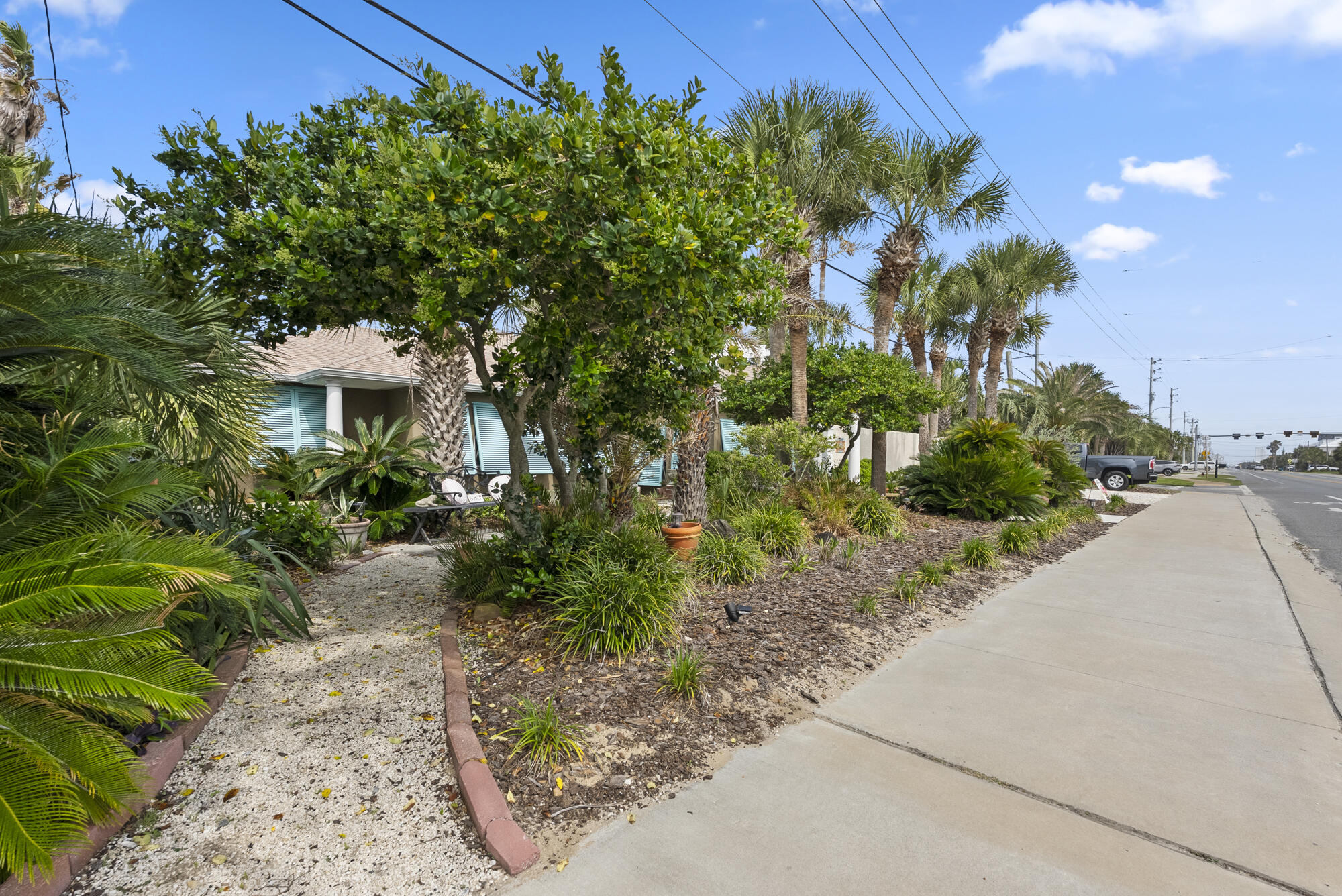 LAGUNA BEACH - Residential