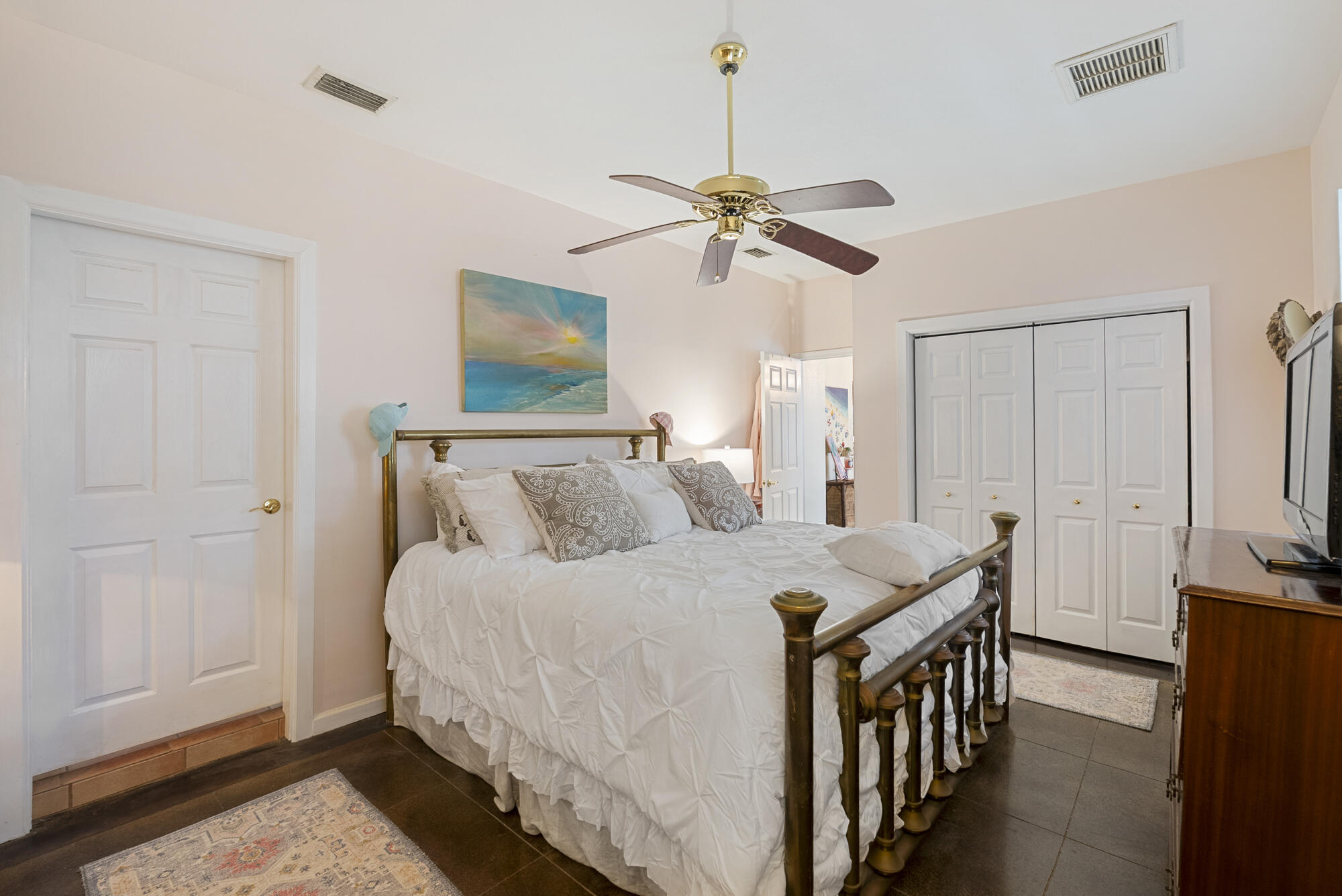 LAGUNA BEACH - Residential