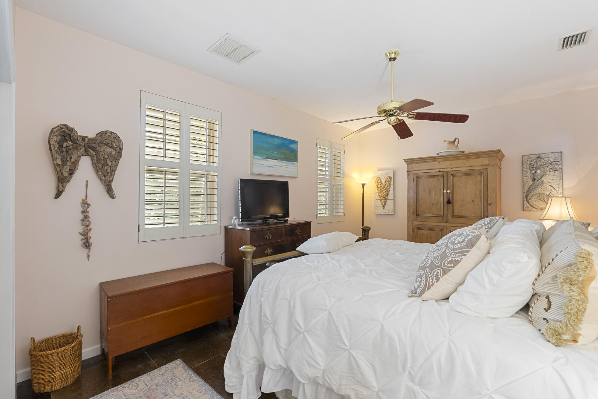 LAGUNA BEACH - Residential