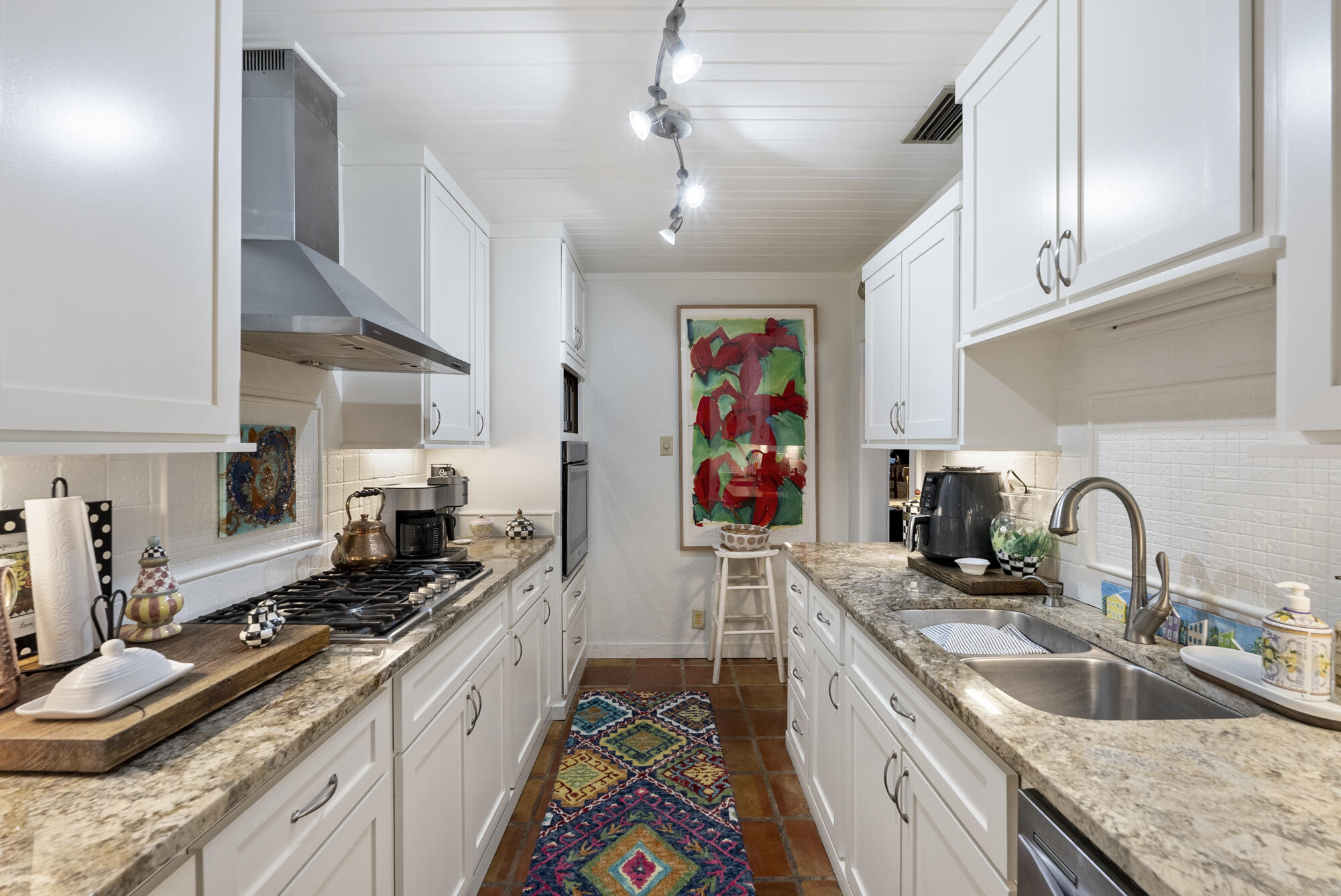 LAGUNA BEACH - Residential