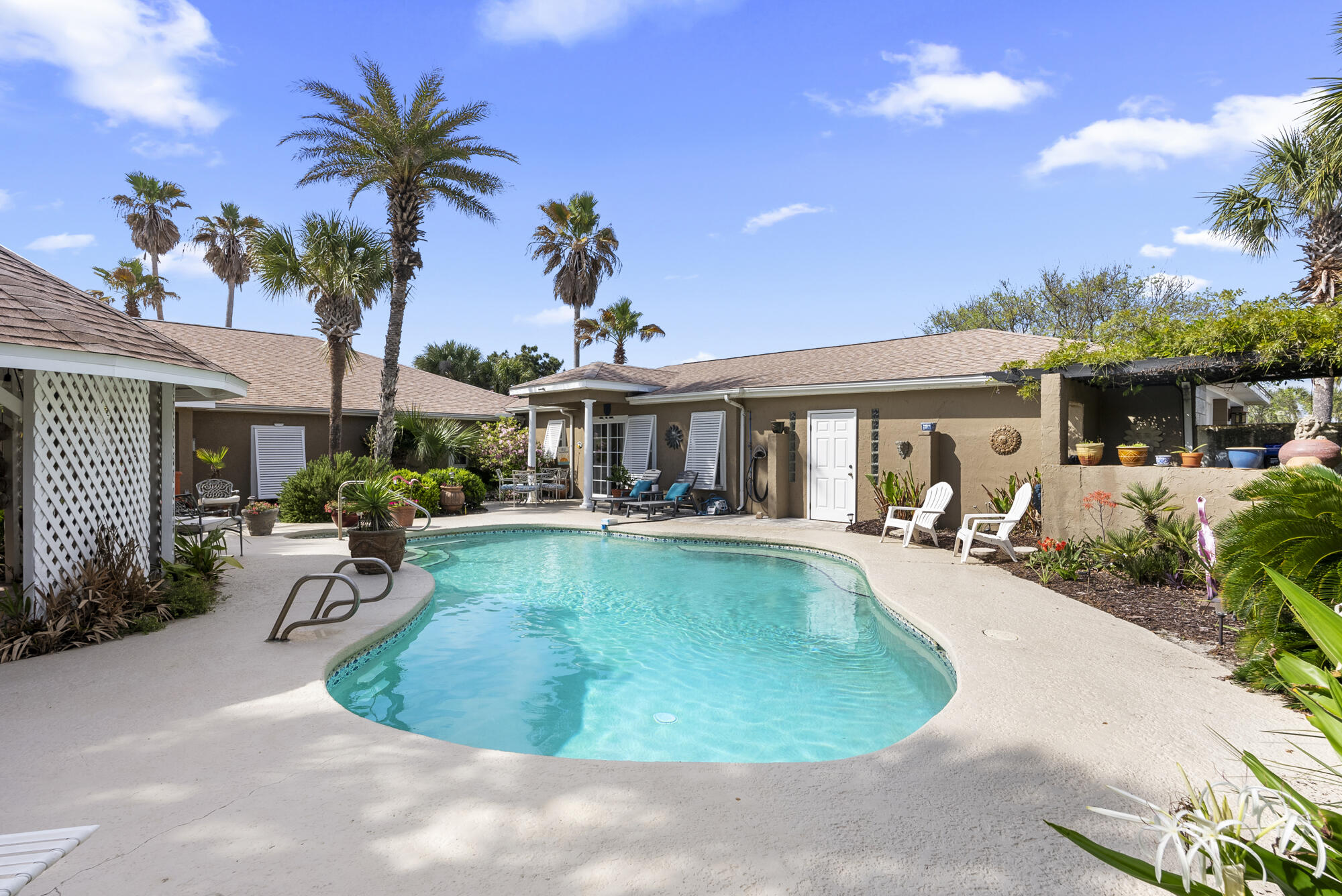 LAGUNA BEACH - Residential
