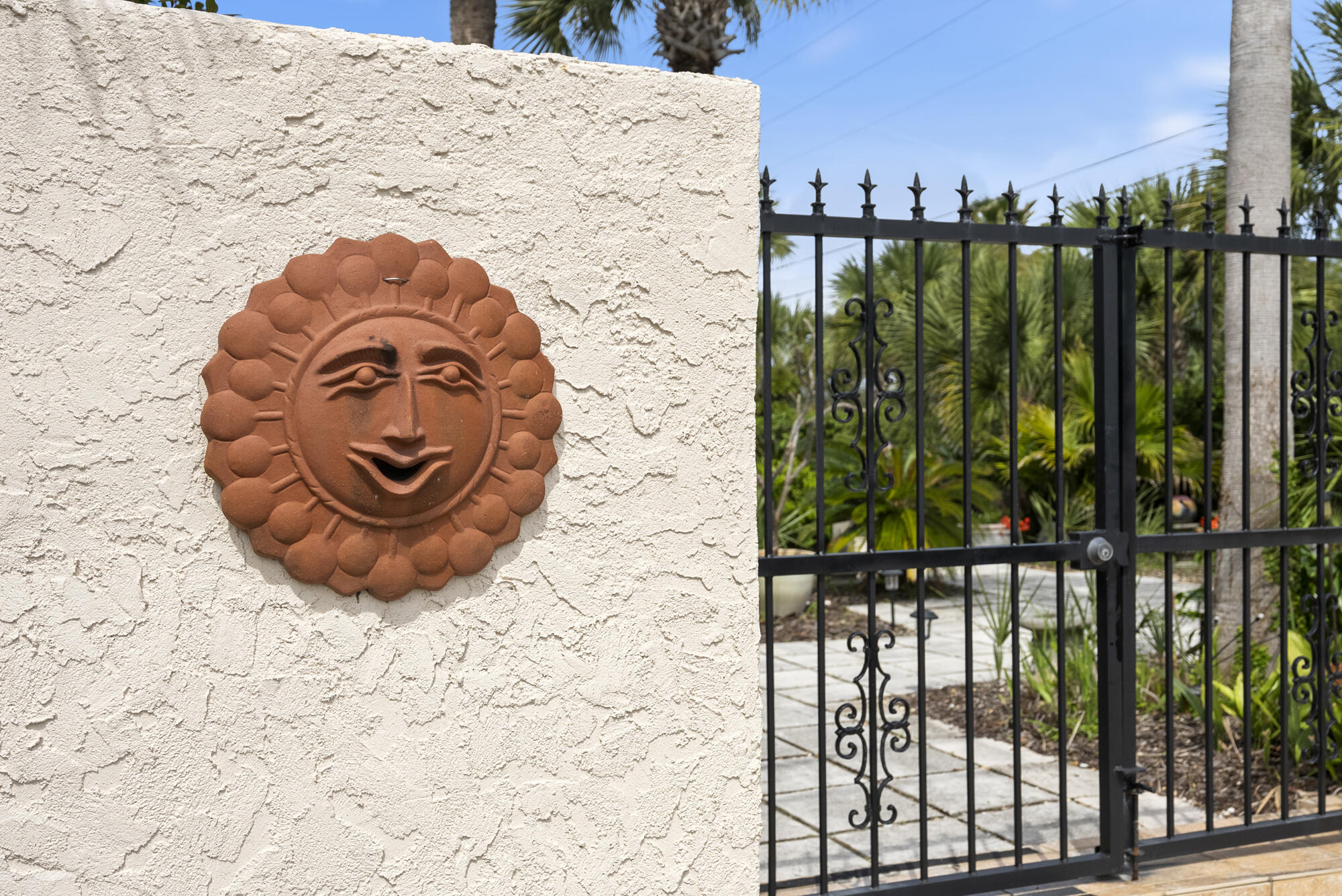 LAGUNA BEACH - Residential