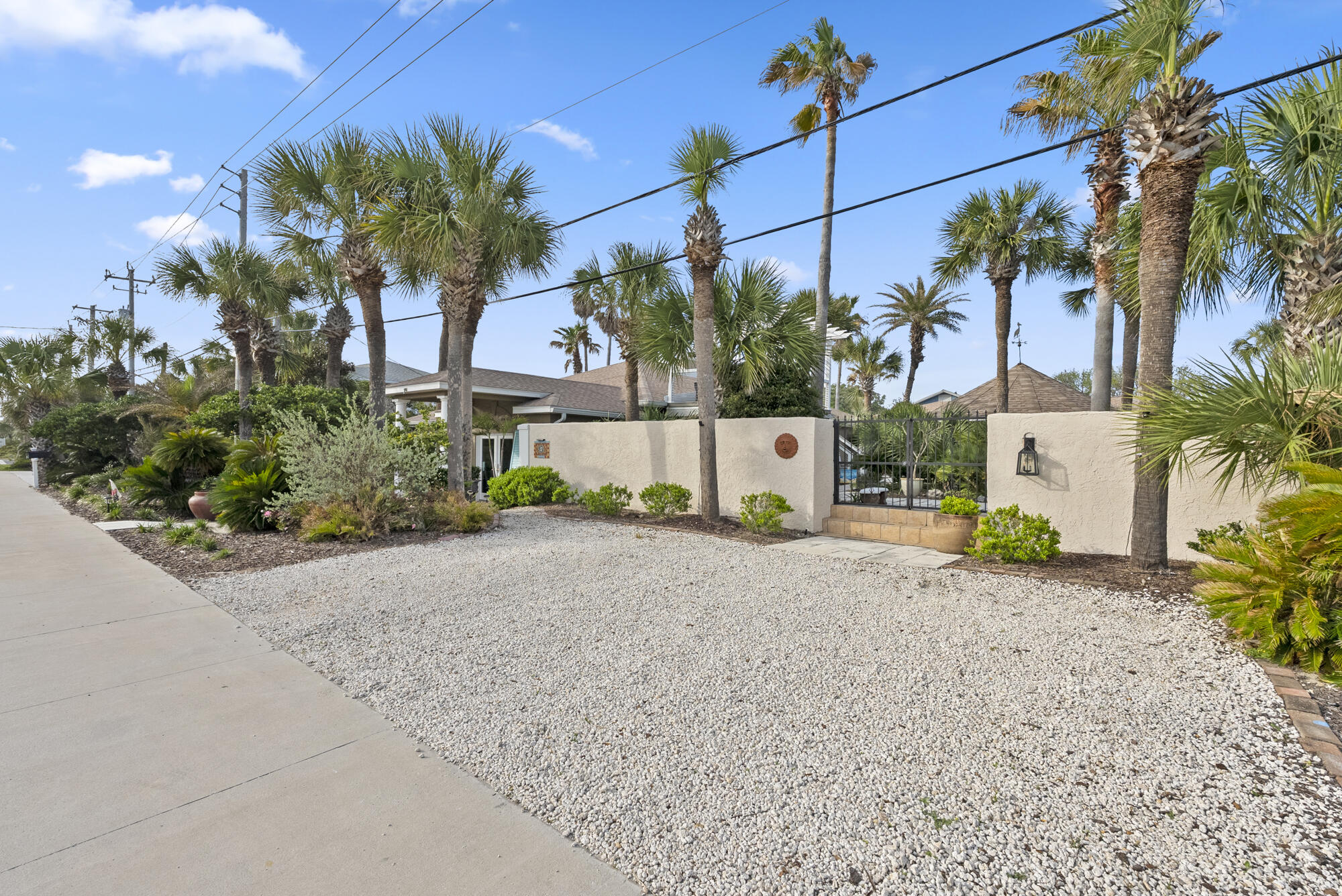 LAGUNA BEACH - Residential