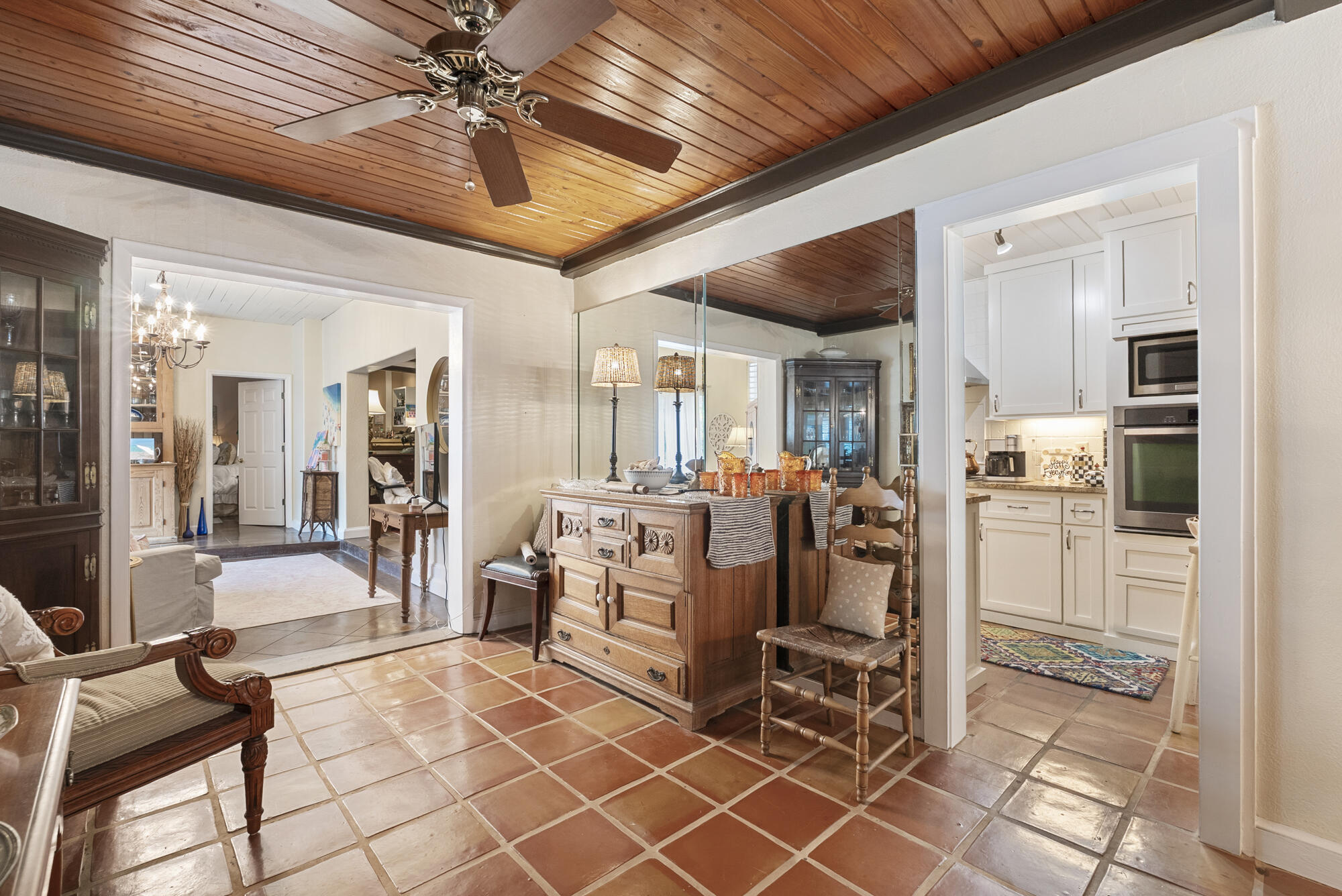 LAGUNA BEACH - Residential