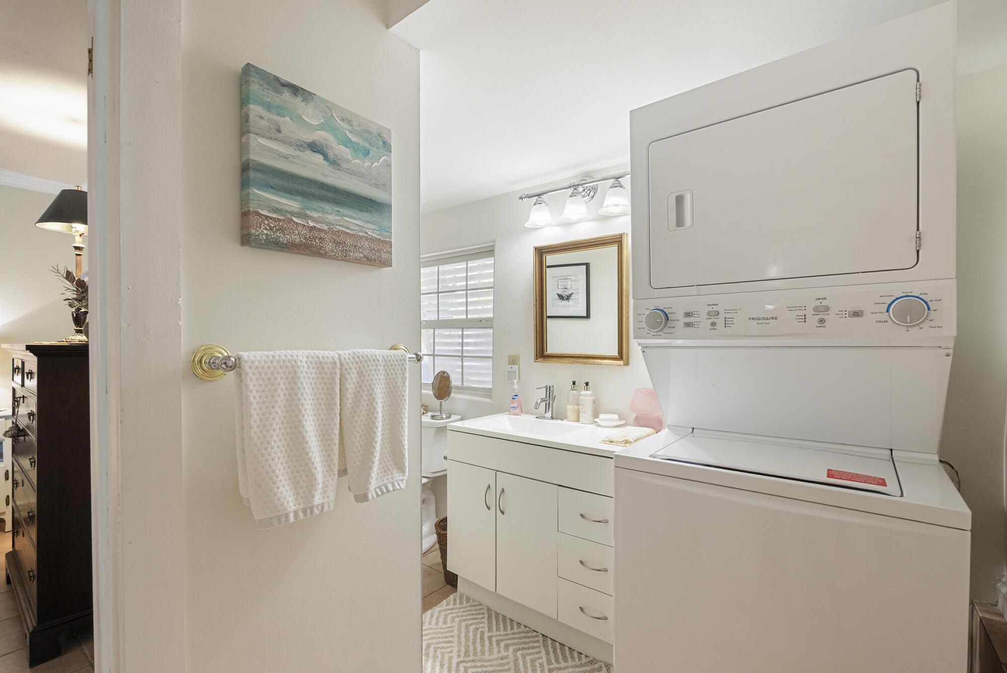 LAGUNA BEACH - Residential