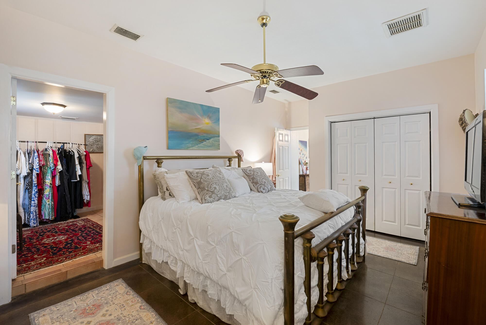 LAGUNA BEACH - Residential