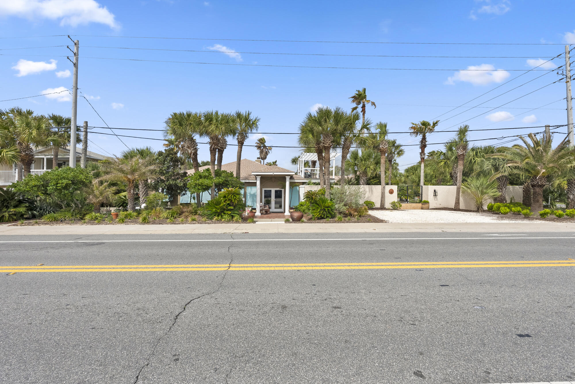 LAGUNA BEACH - Residential