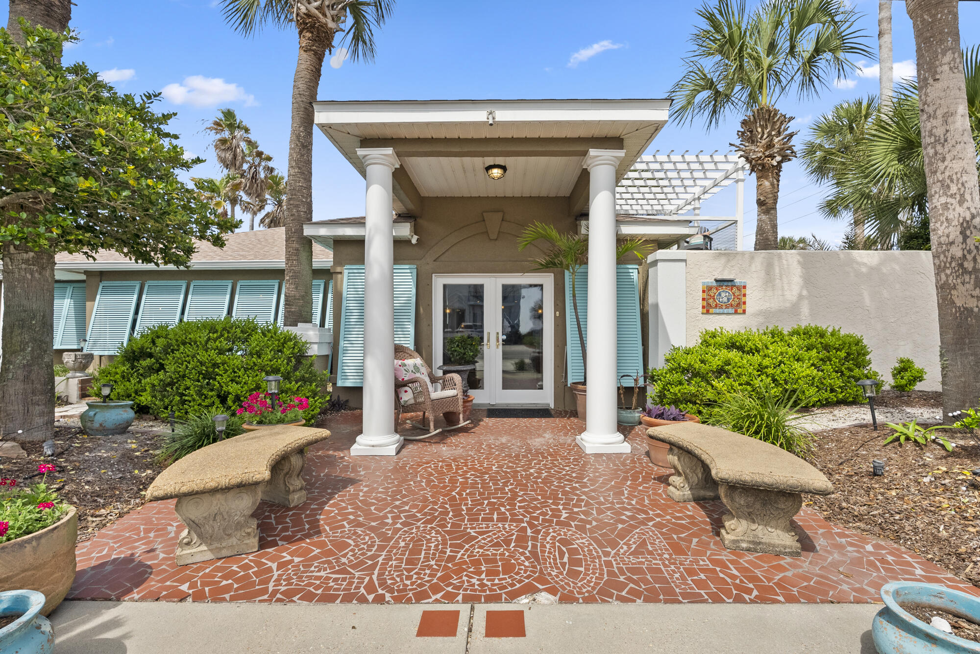 LAGUNA BEACH - Residential